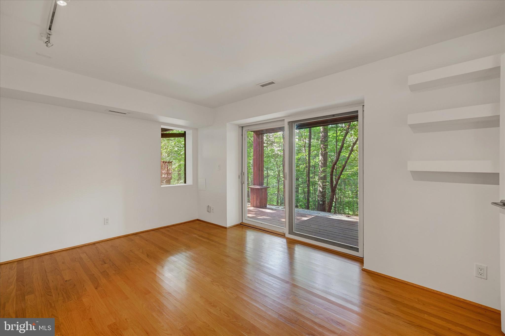 GARDEN VIEW - Residential