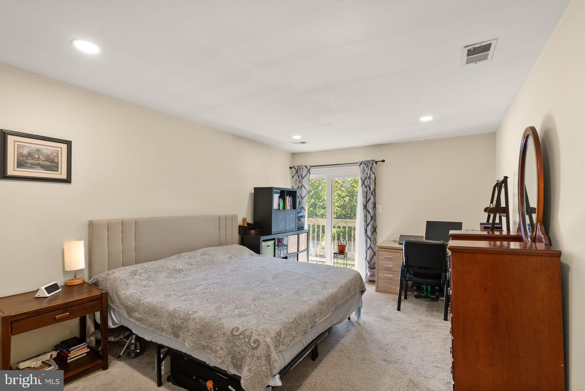 MANCHESTER LAKES - Residential