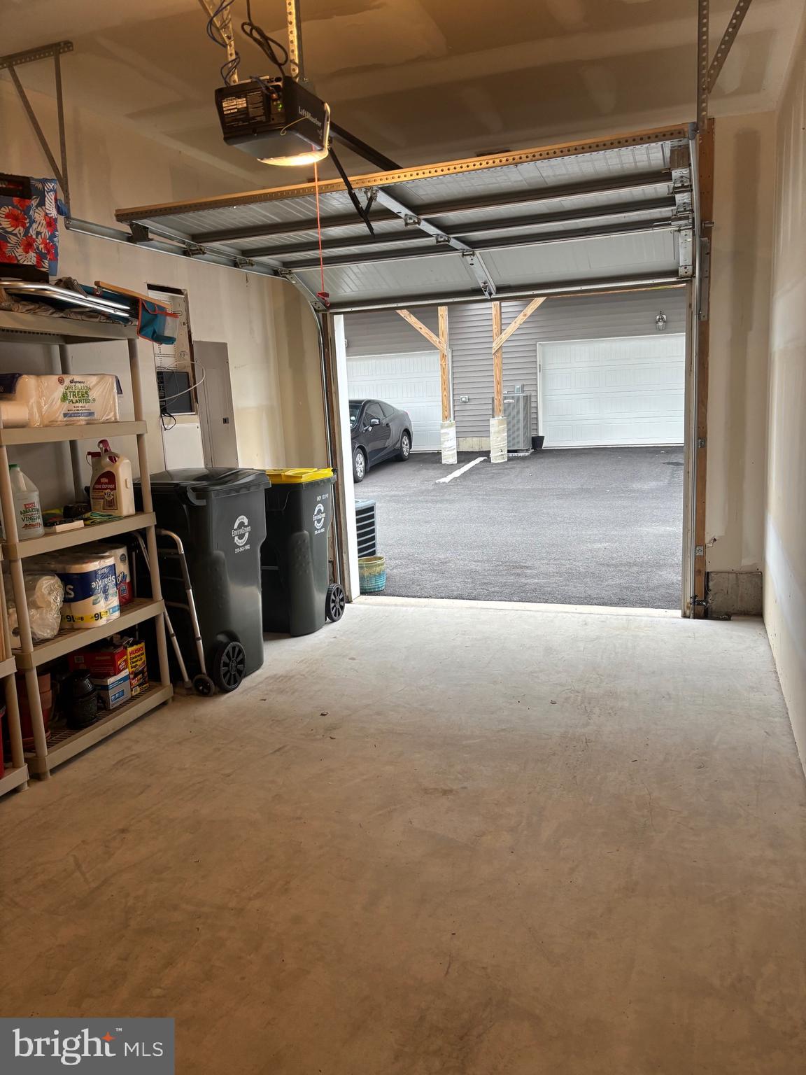 WATERSIDE - Residential