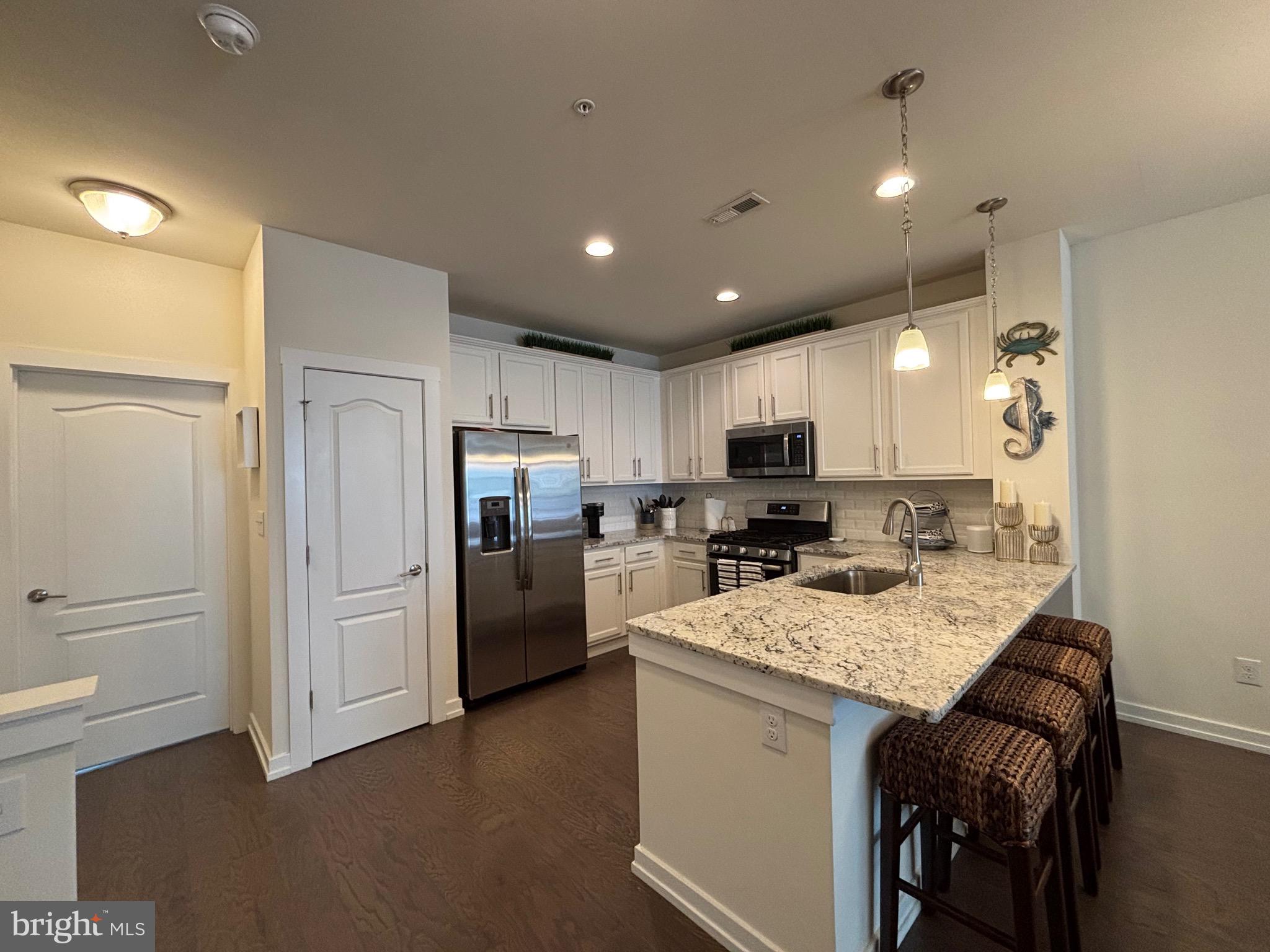 WATERSIDE - Residential