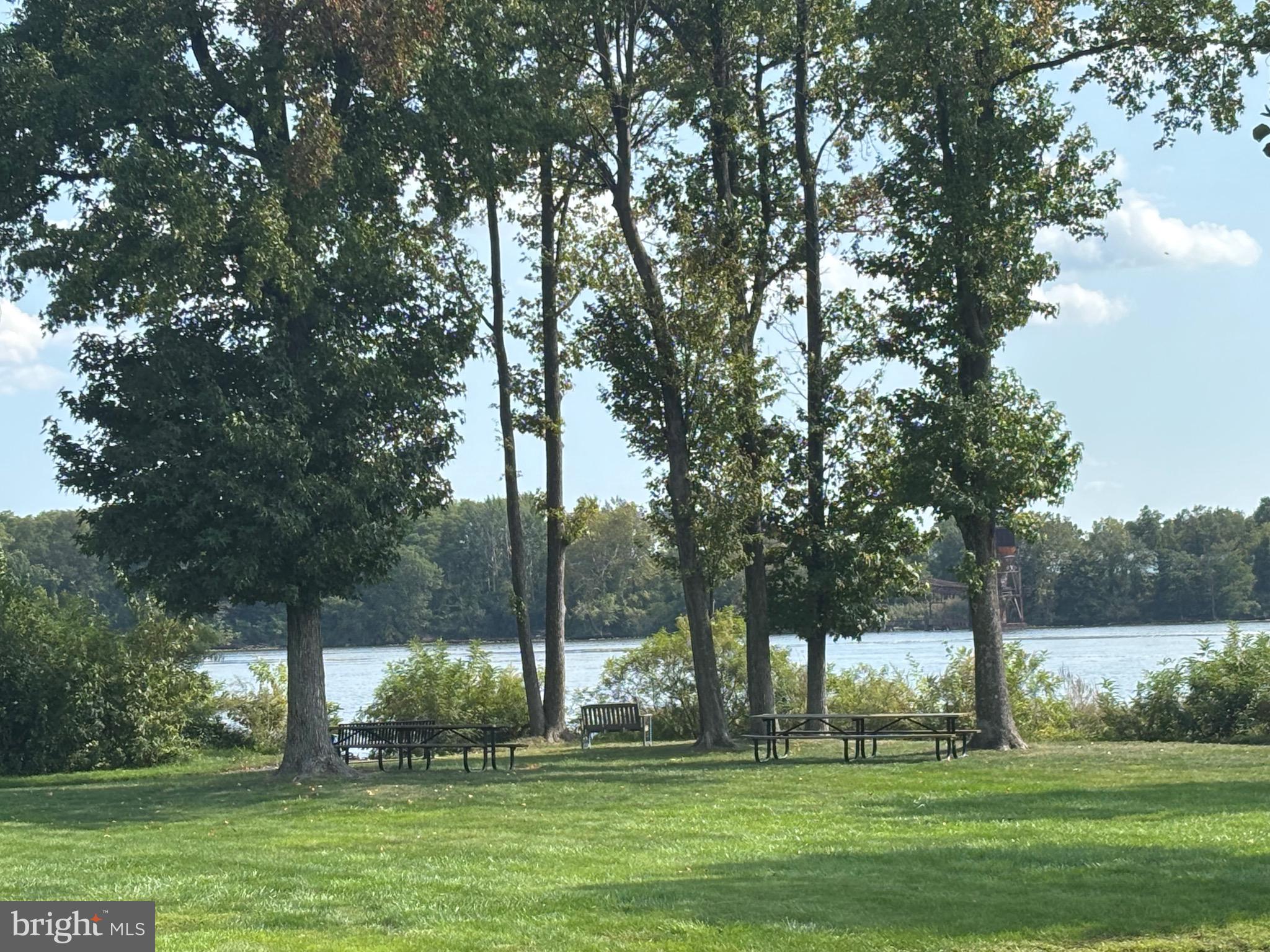 WATERSIDE - Residential