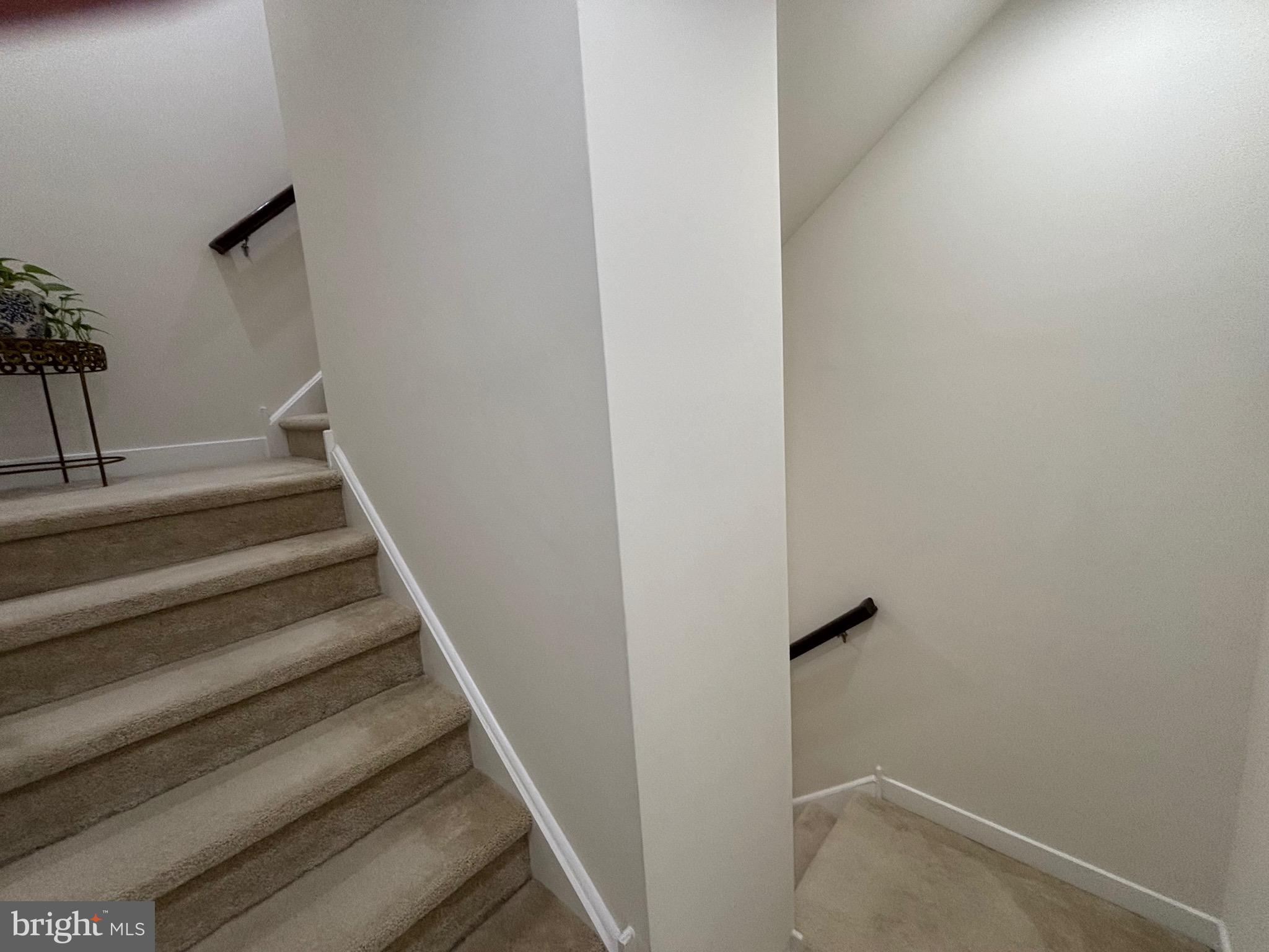 WATERSIDE - Residential