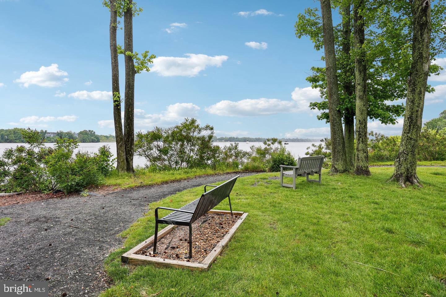 WATERSIDE - Residential