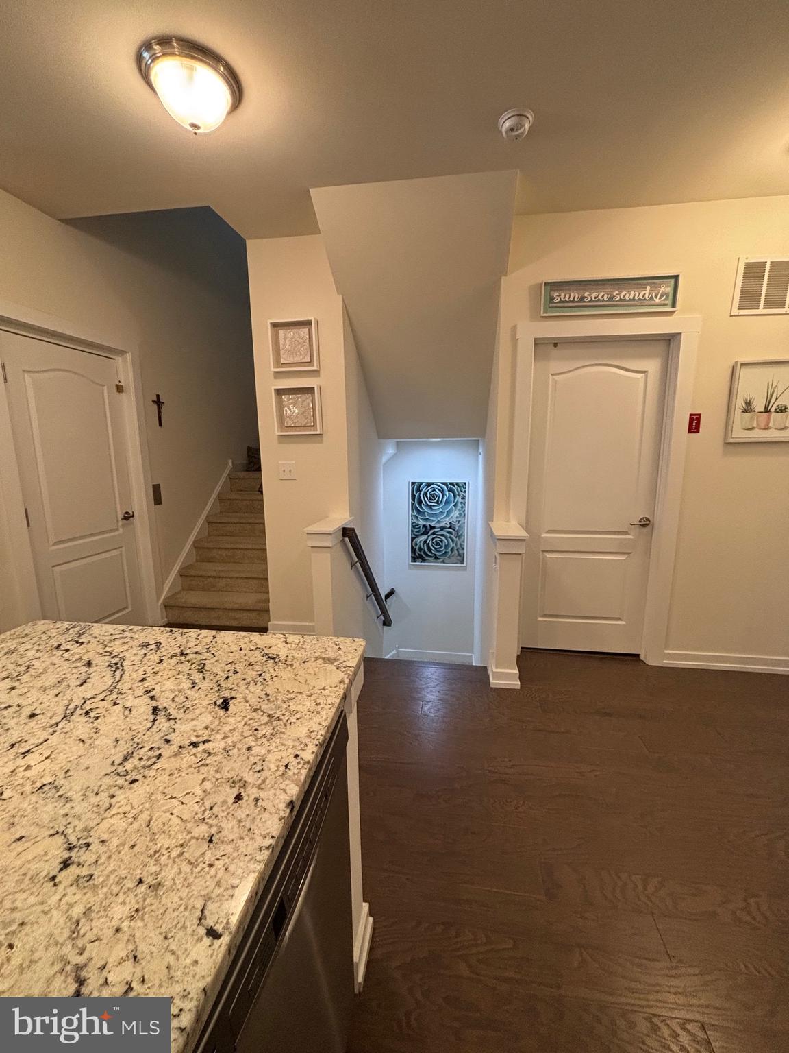 WATERSIDE - Residential