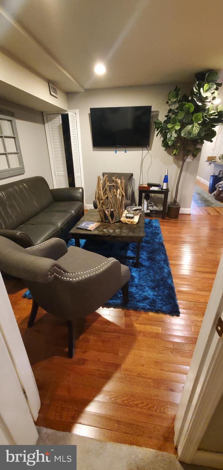 1153 NEAL STREET NE 2