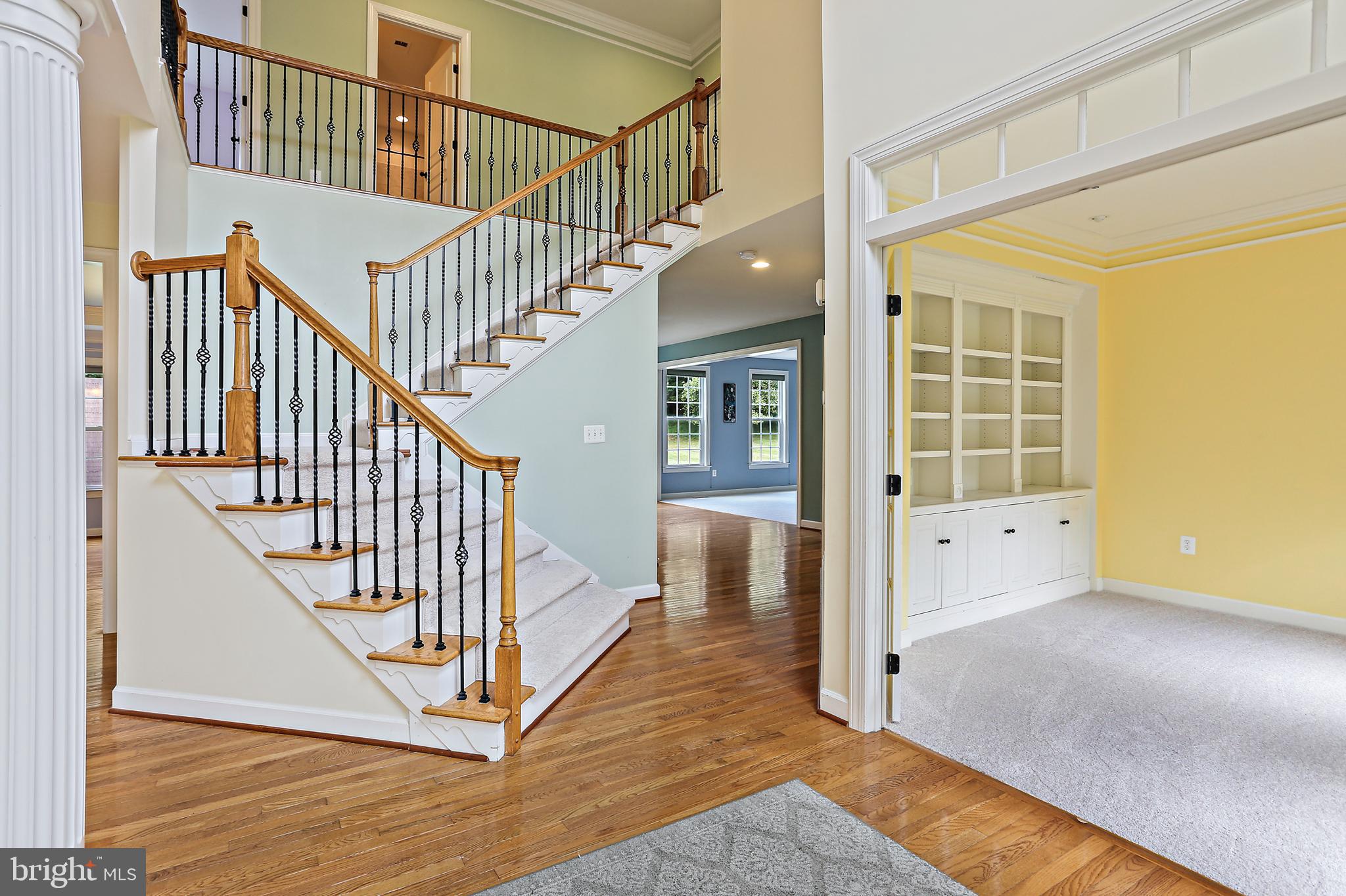 8552 SCHOLARS LANE
