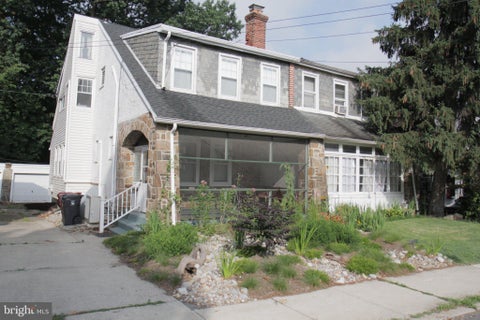 Townhouse For Rent - 804 W 21st Street<br/> WILMINGTON, DE 19802