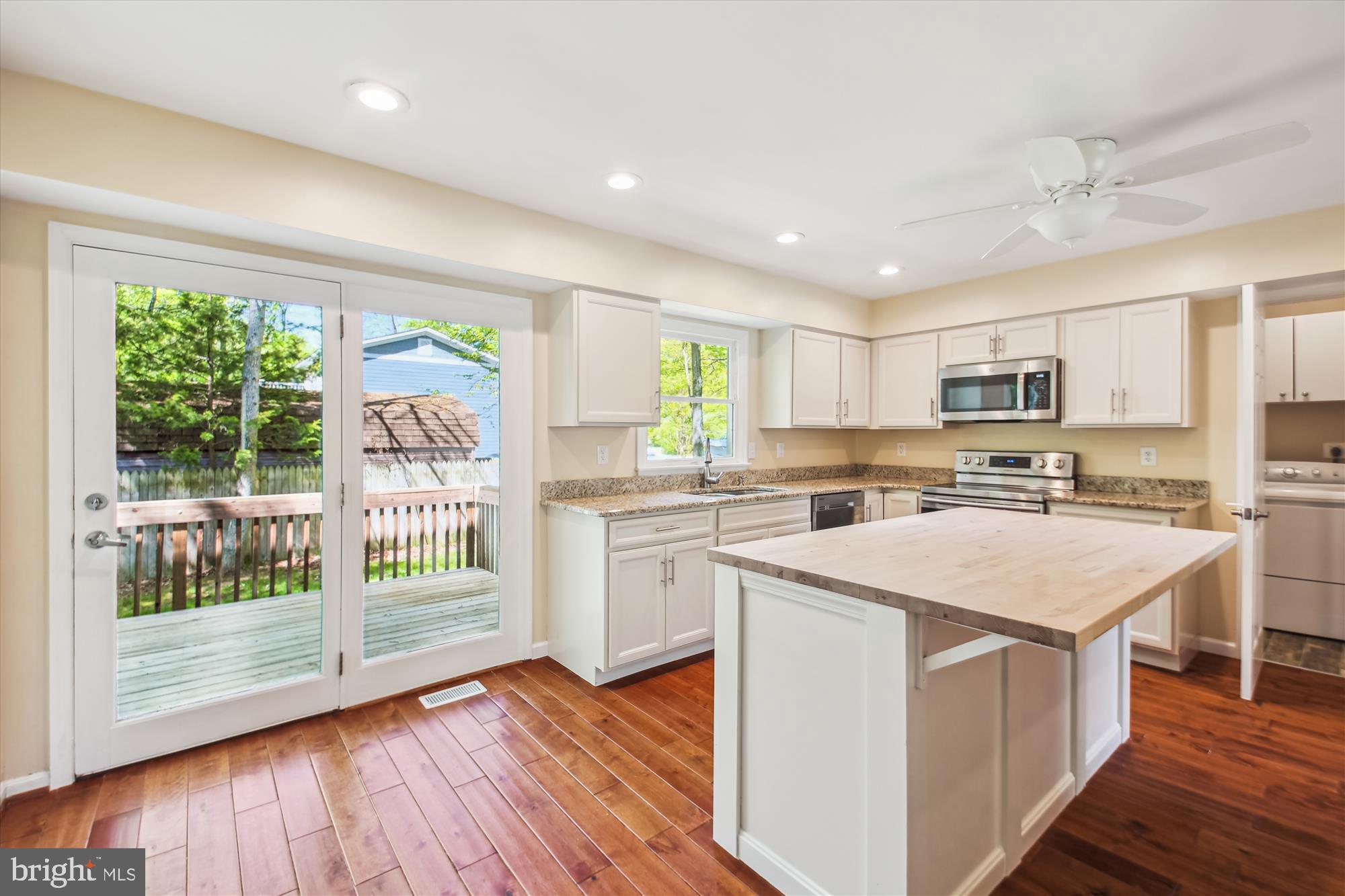 CEDARHURST ON THE BAY - Residential