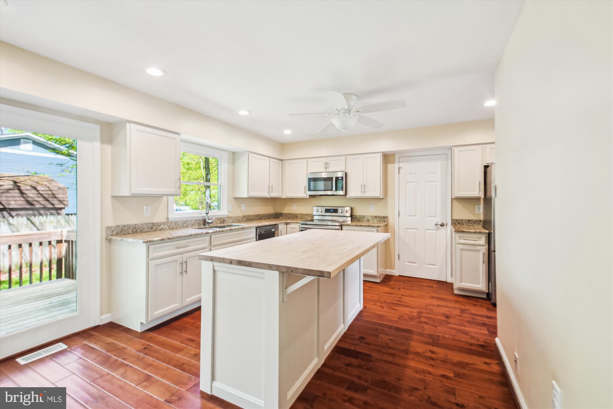 CEDARHURST ON THE BAY - Residential