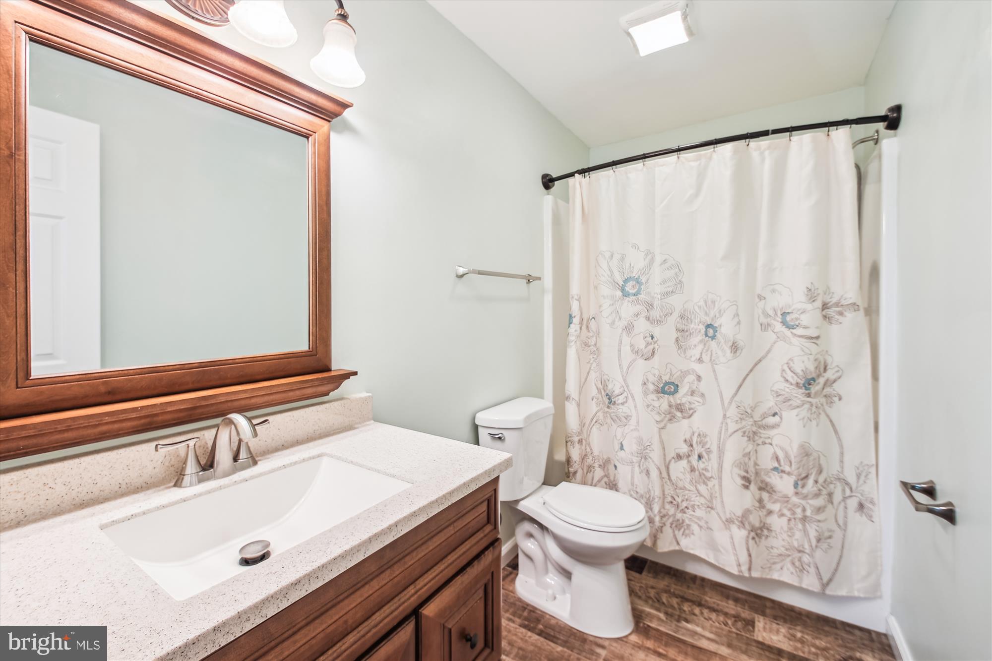 CEDARHURST ON THE BAY - Residential