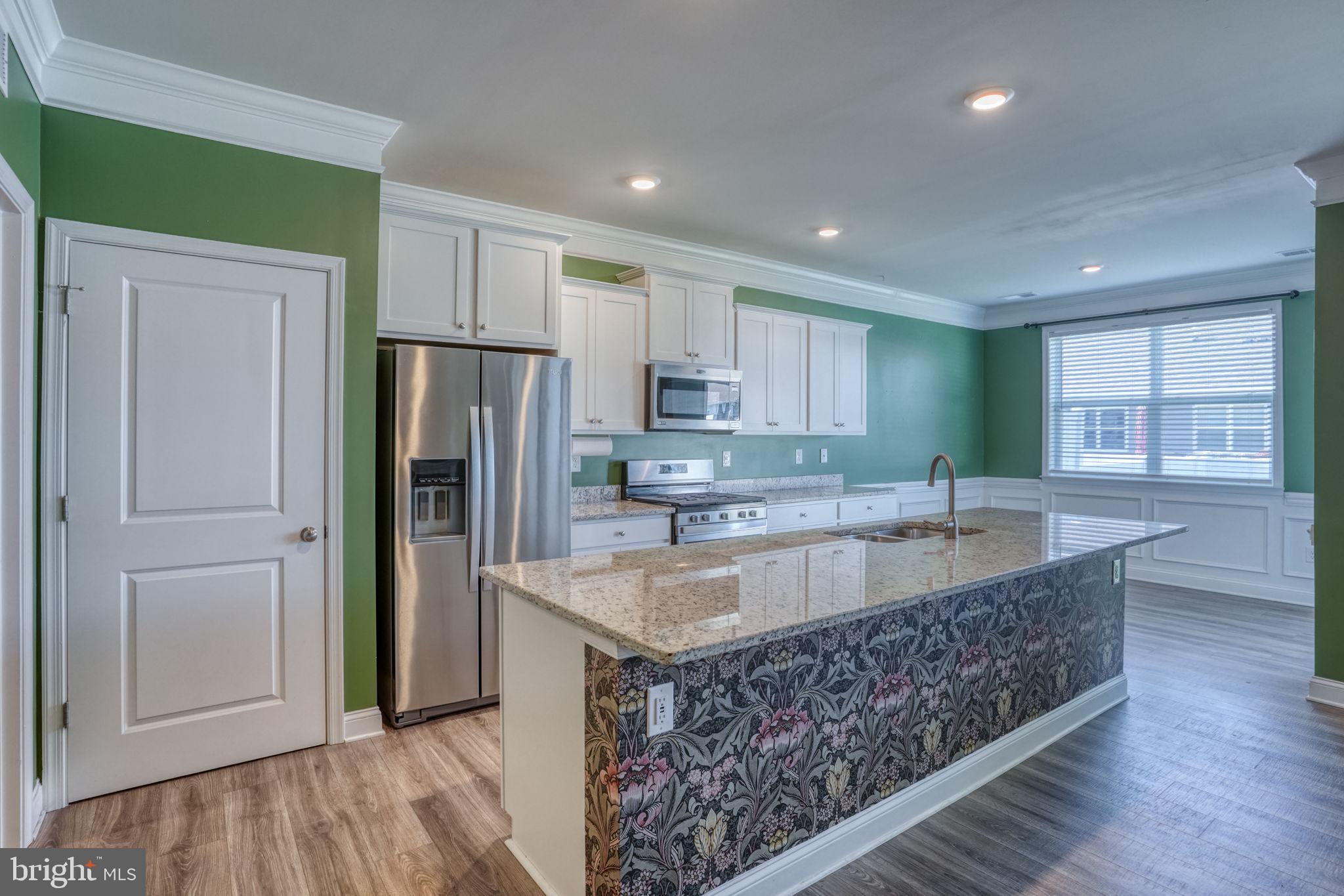 BERGMONT WOODS - Residential
