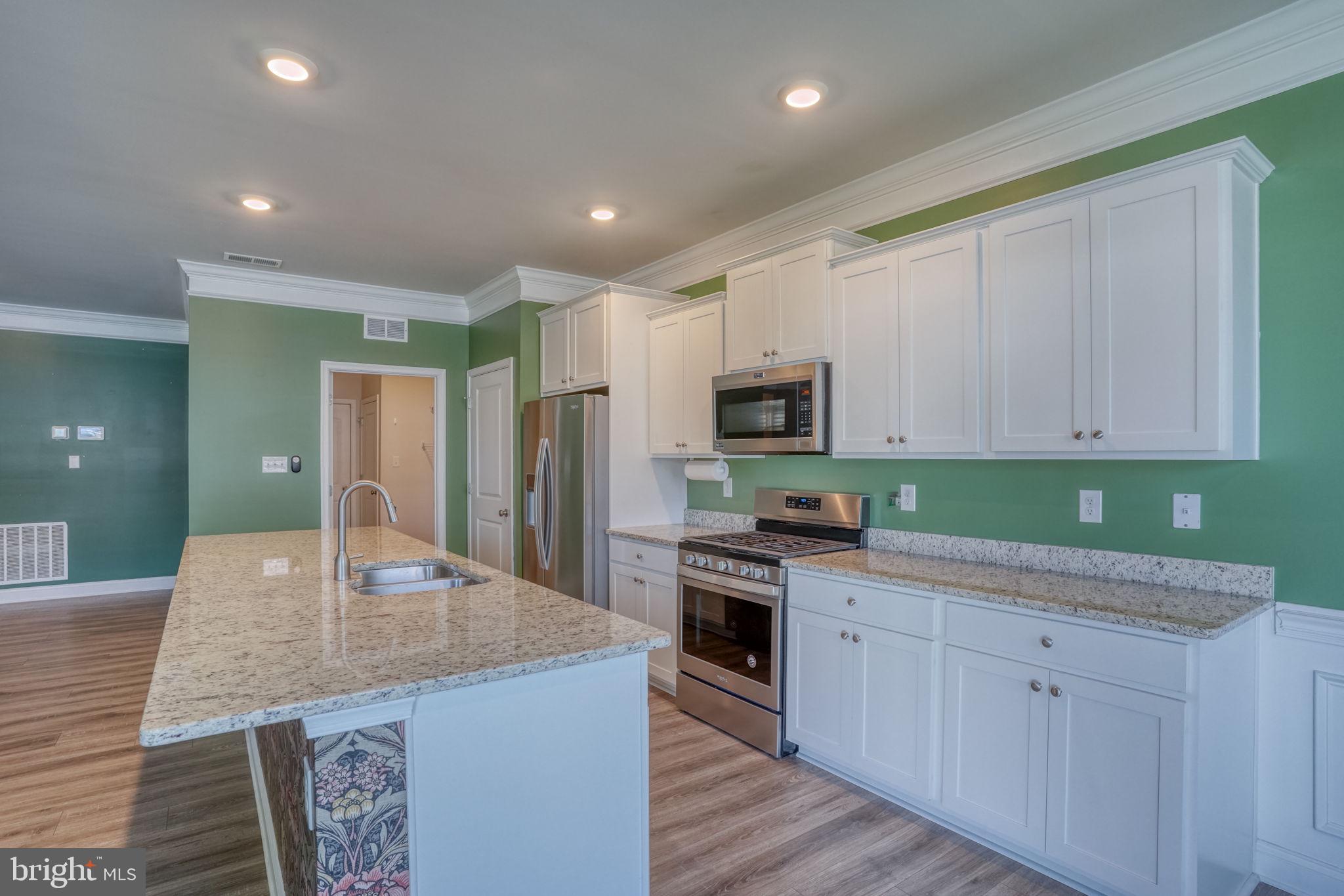 BERGMONT WOODS - Residential