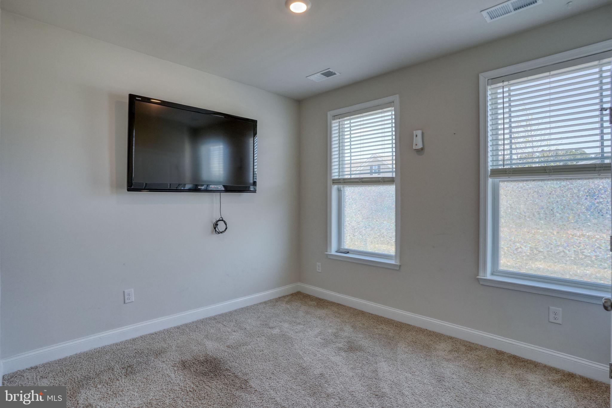 BERGMONT WOODS - Residential