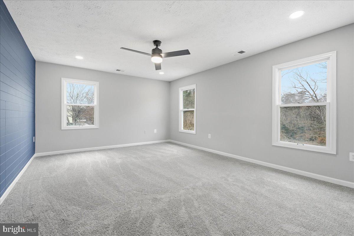 AMY & ELMERS FARM - Residential