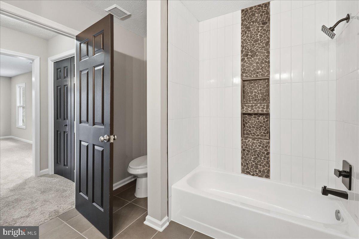 AMY & ELMERS FARM - Residential