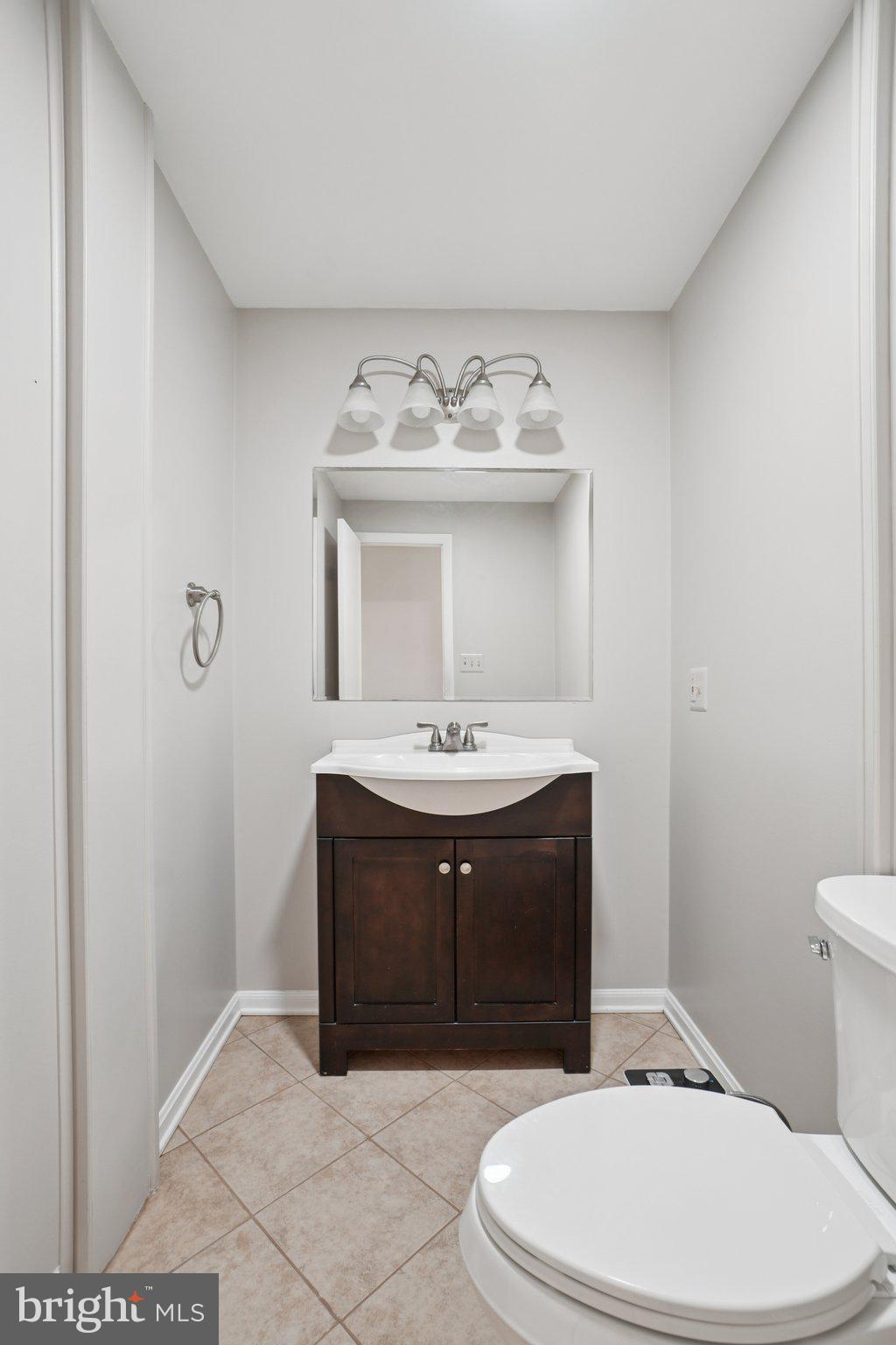 BURKE CENTRE - Residential Lease