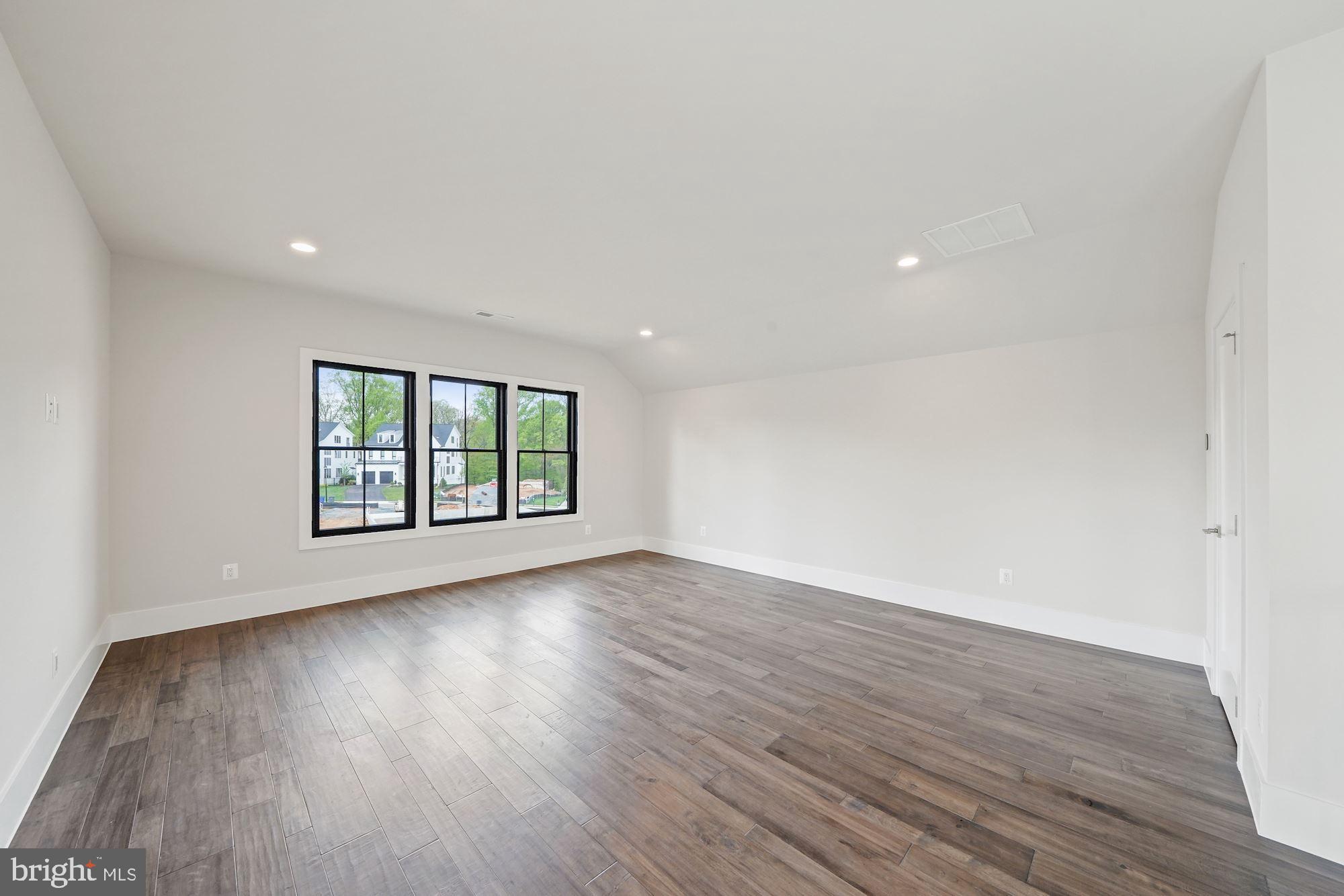 RETREAT AT MCLEAN AND MEHR FARM - Residential