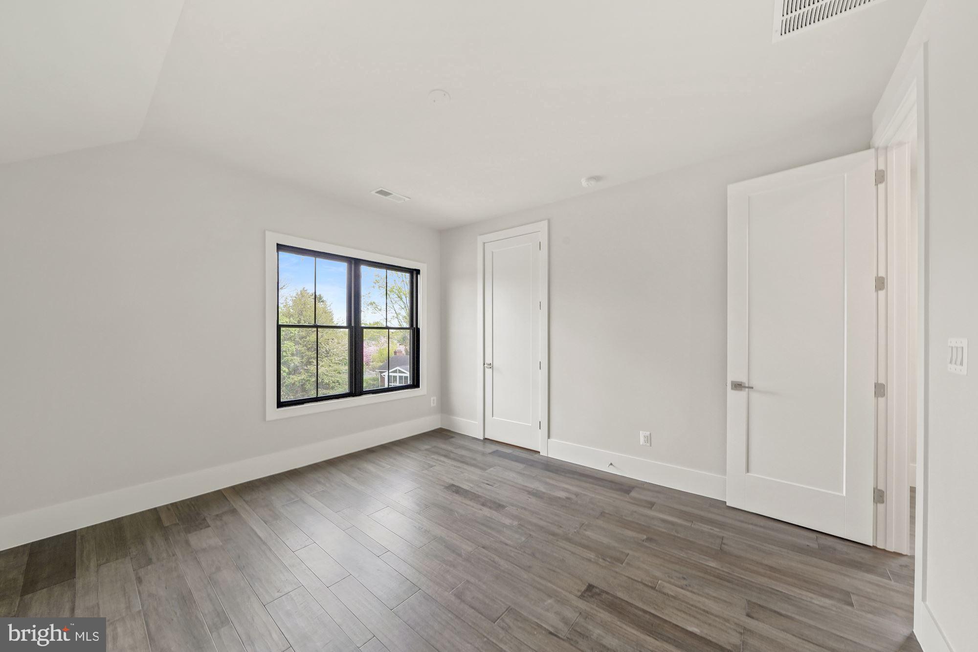 RETREAT AT MCLEAN AND MEHR FARM - Residential