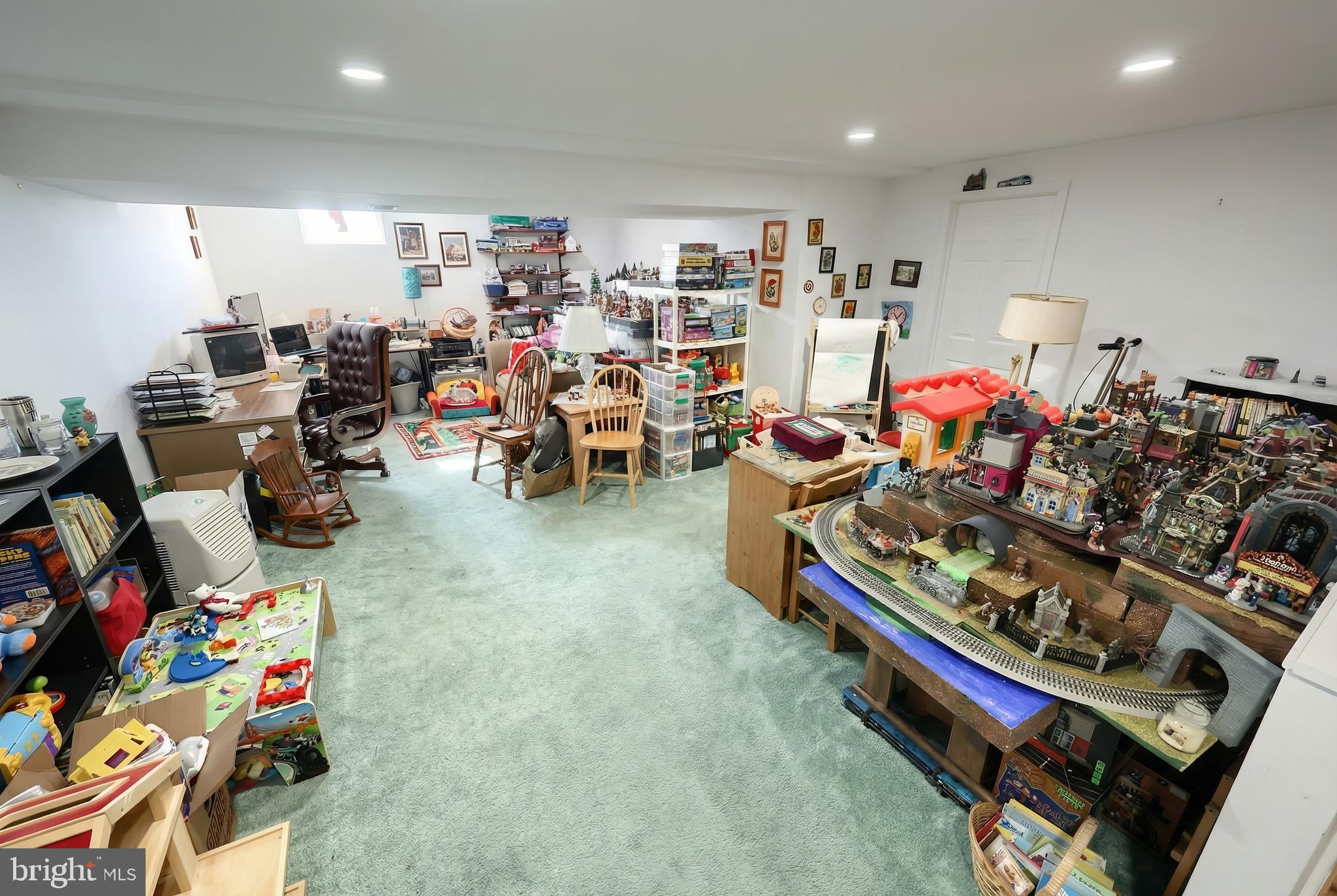 SUMMIT HILLS - Residential