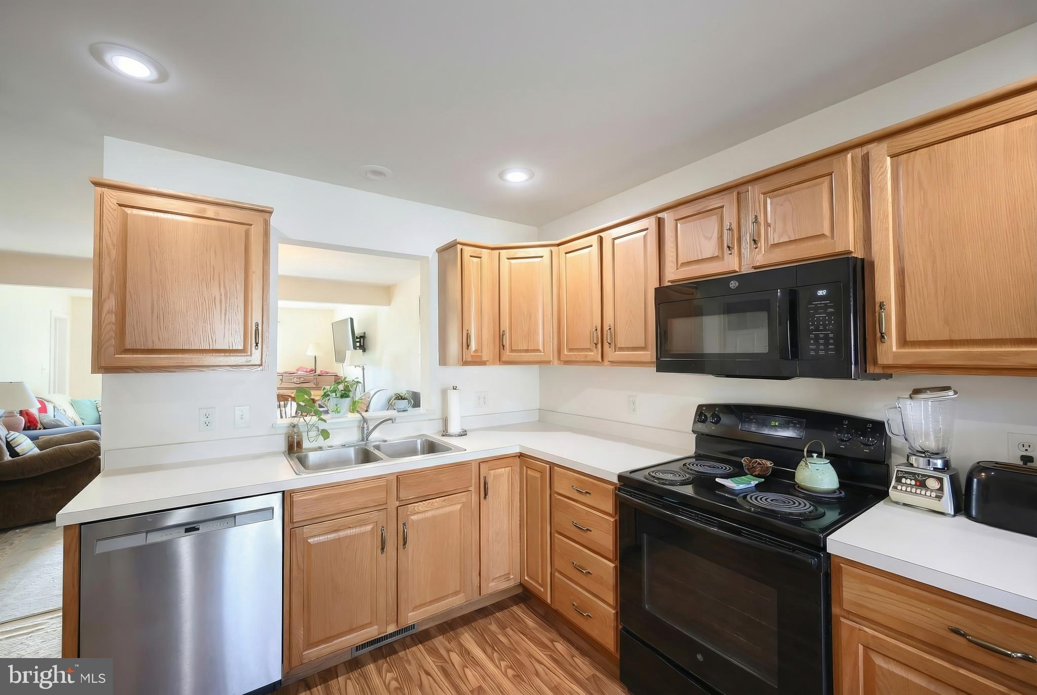 SUMMIT HILLS - Residential