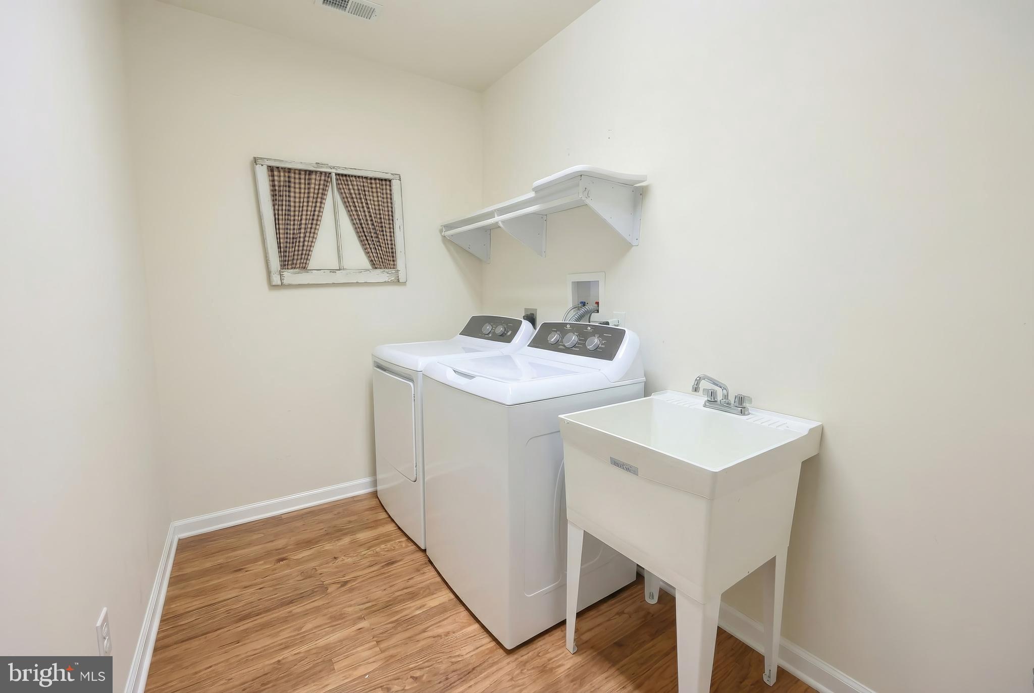 SUMMIT HILLS - Residential