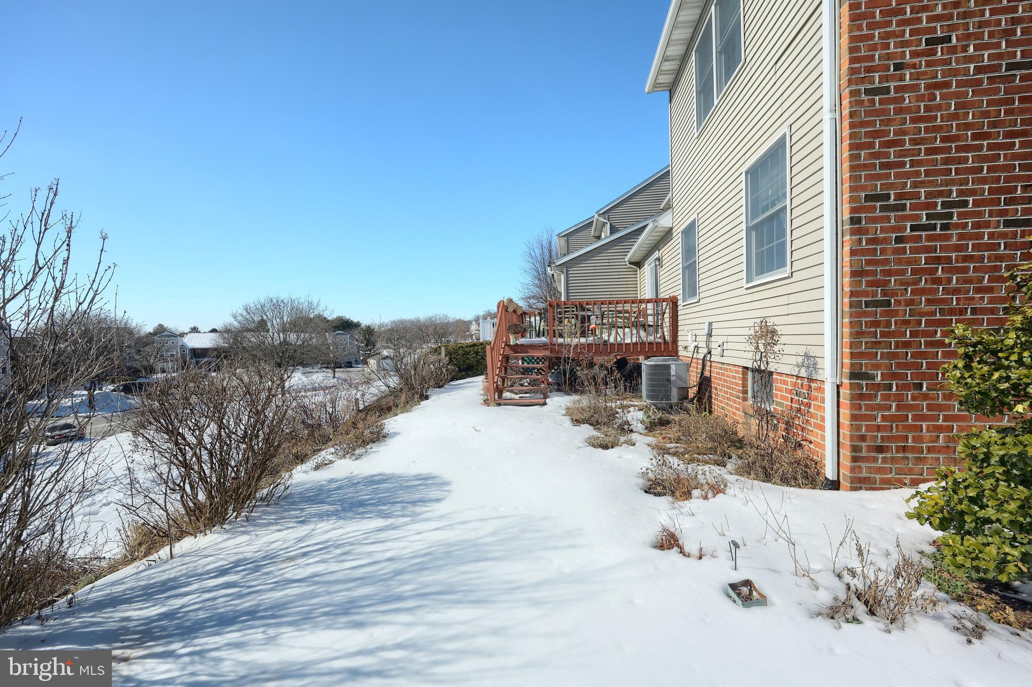 SUMMIT HILLS - Residential