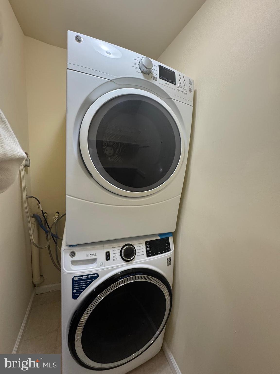 TREETOP CONDO - Residential