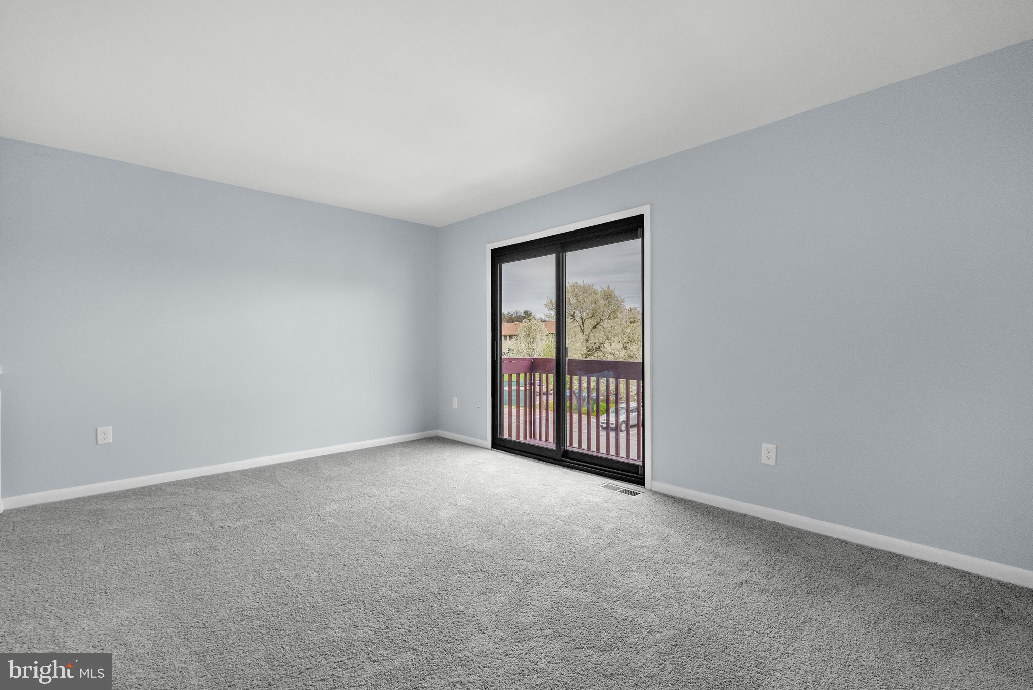 APPLEWALK CONDO - Residential