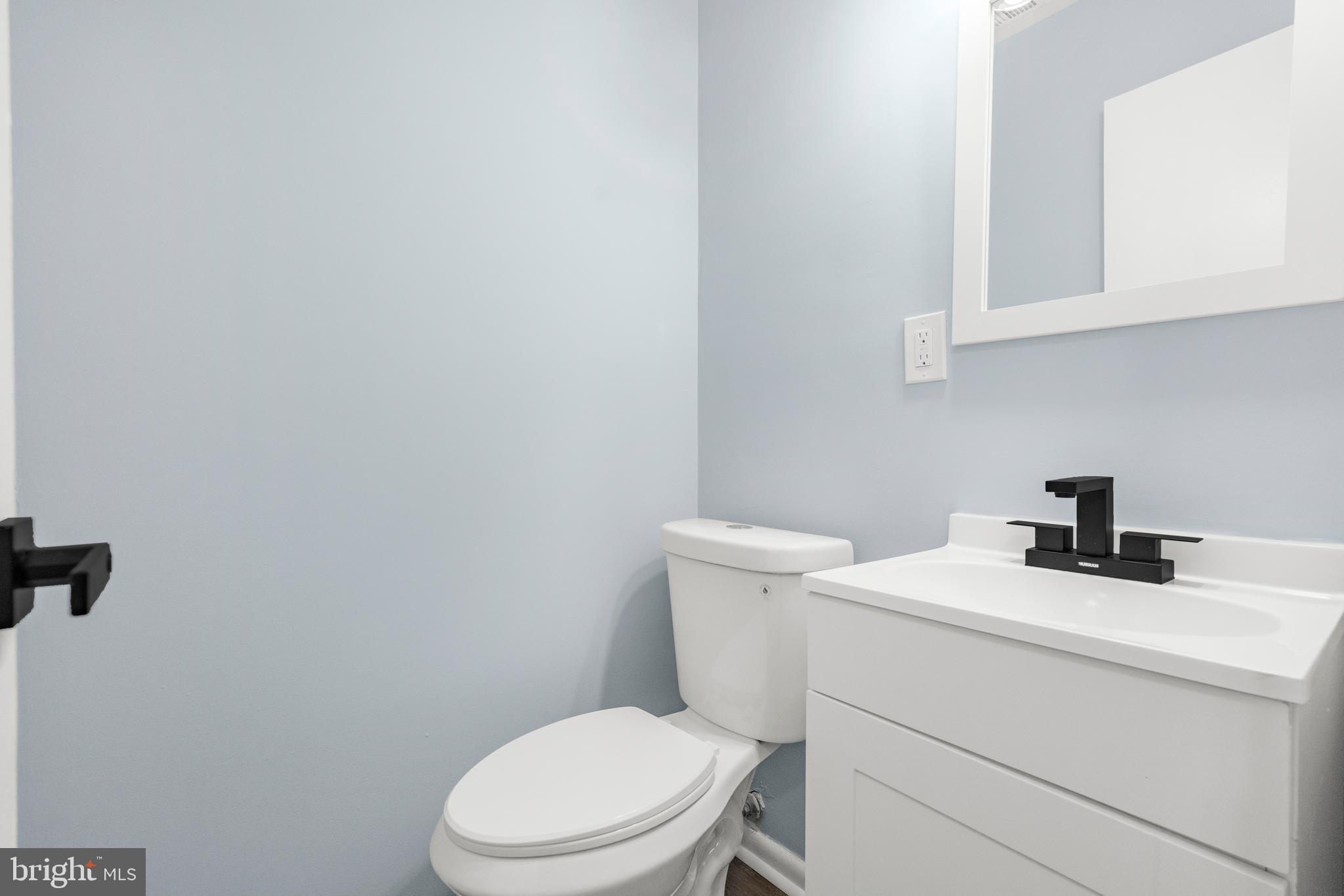 APPLEWALK CONDO - Residential