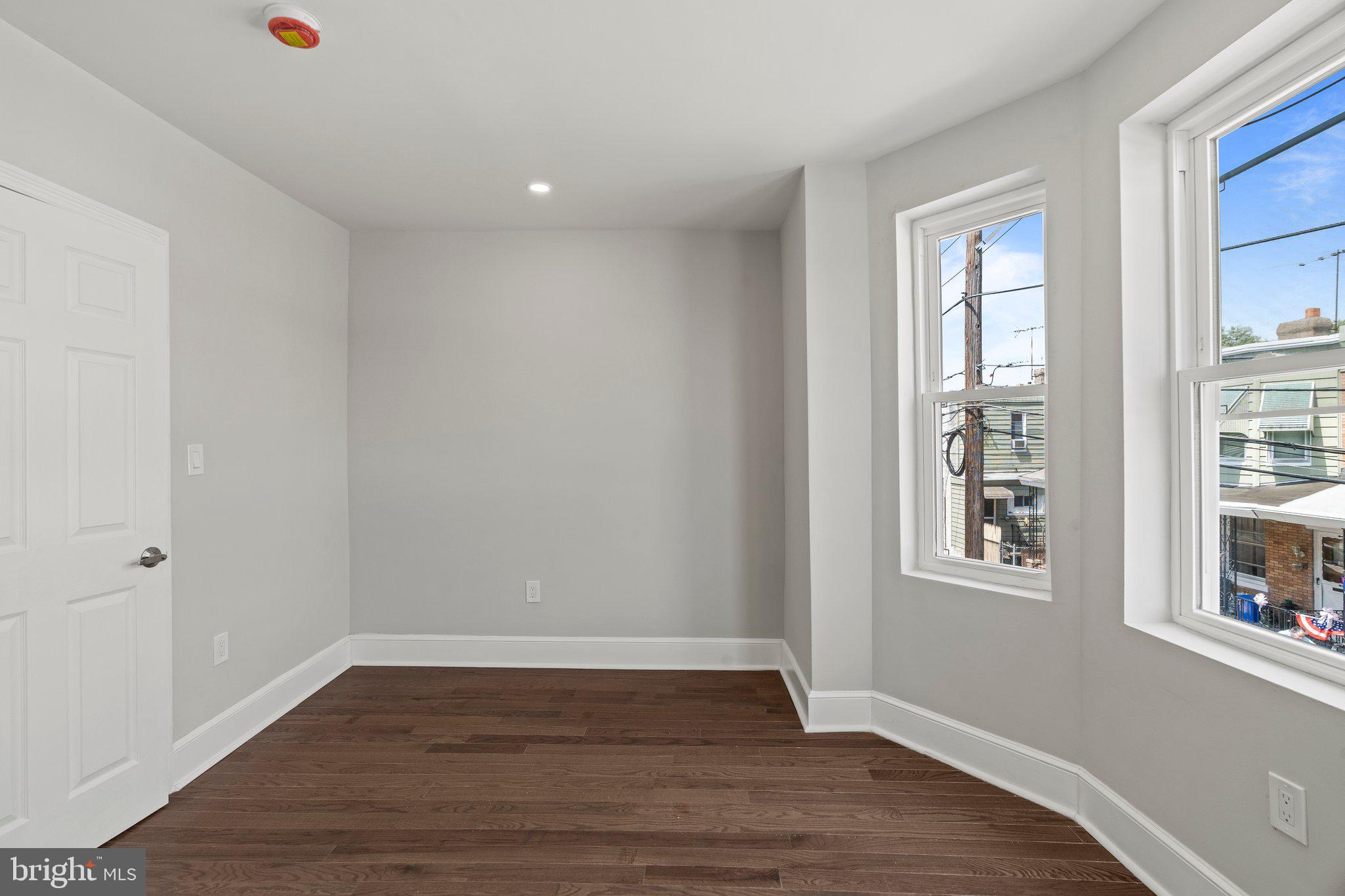 BRIDESBURG - Residential