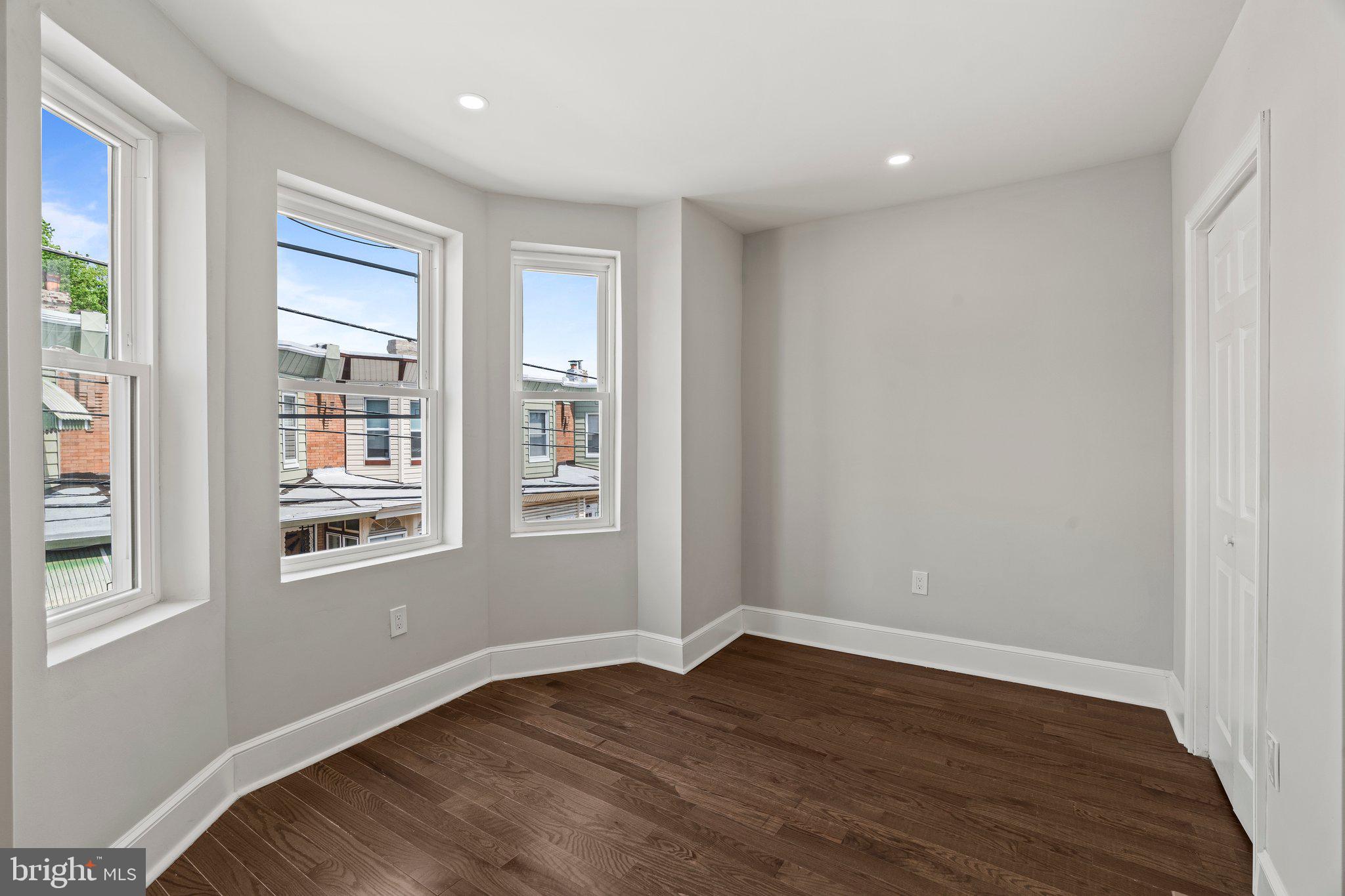 BRIDESBURG - Residential