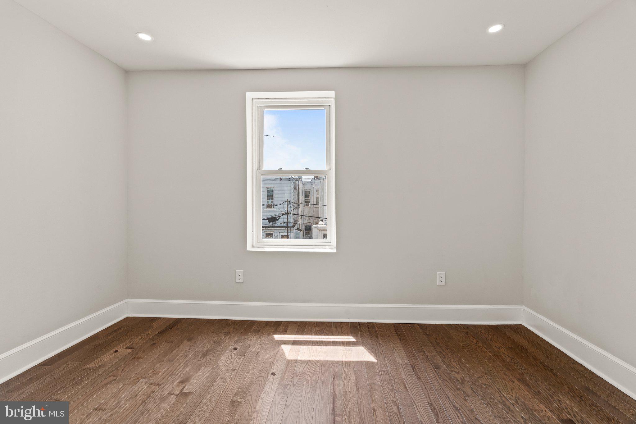 BRIDESBURG - Residential