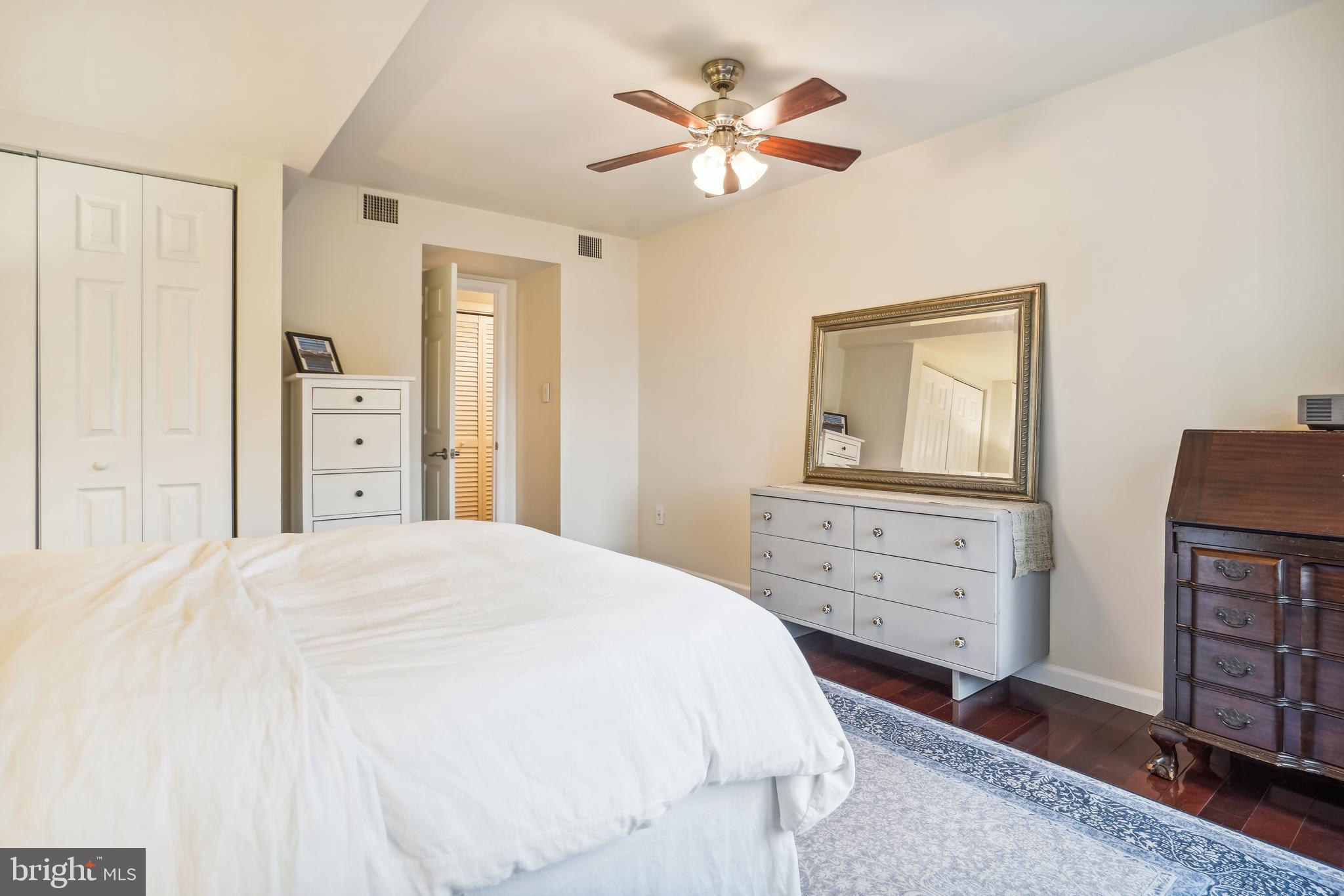 1600 PRINCE STREET - Residential