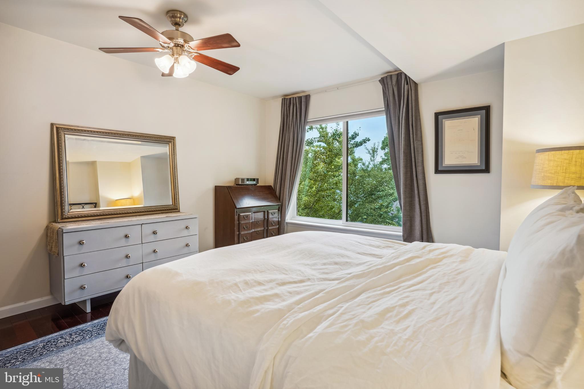 1600 PRINCE STREET - Residential