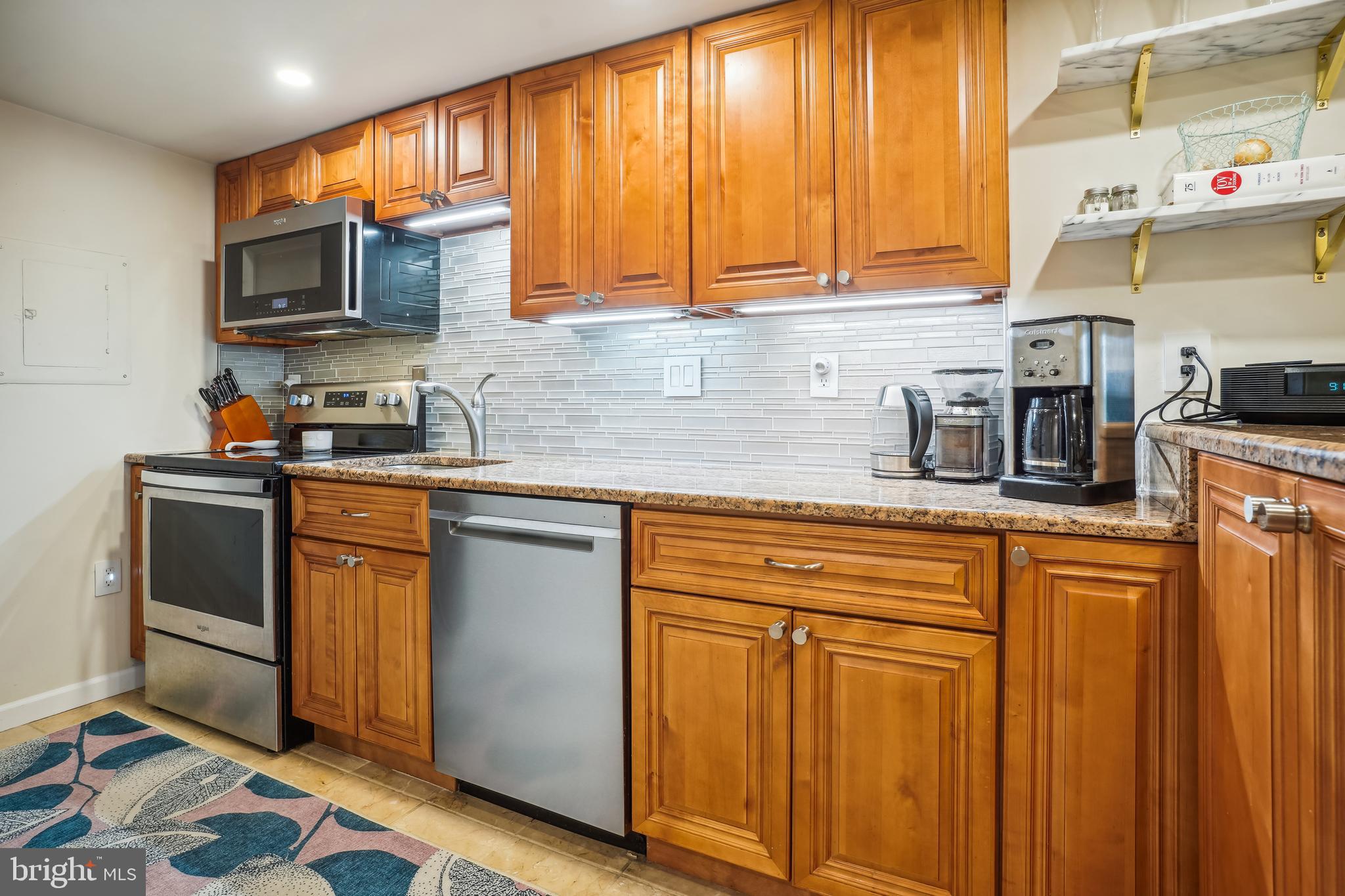 1600 PRINCE STREET - Residential