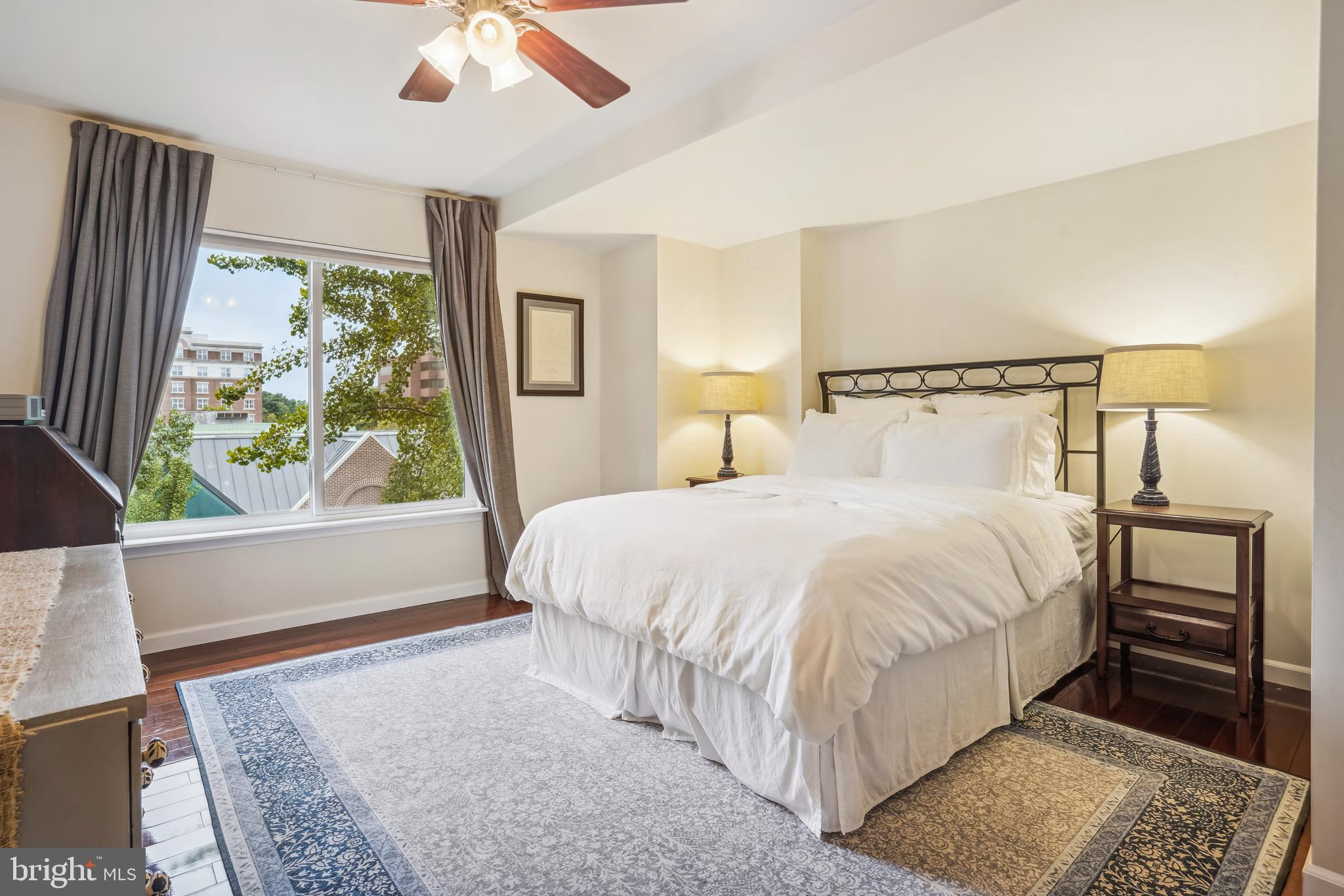 1600 PRINCE STREET - Residential