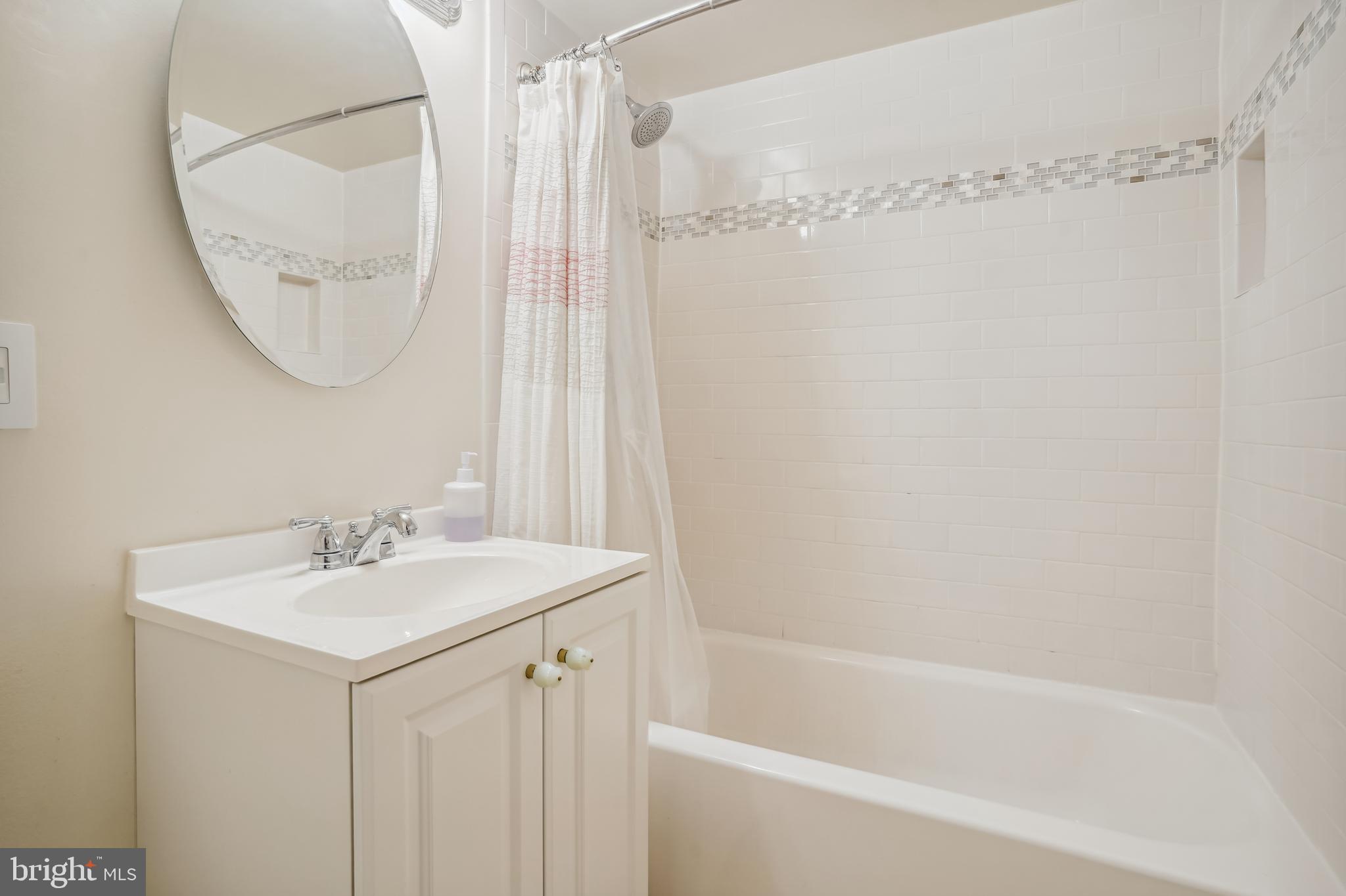 1600 PRINCE STREET - Residential