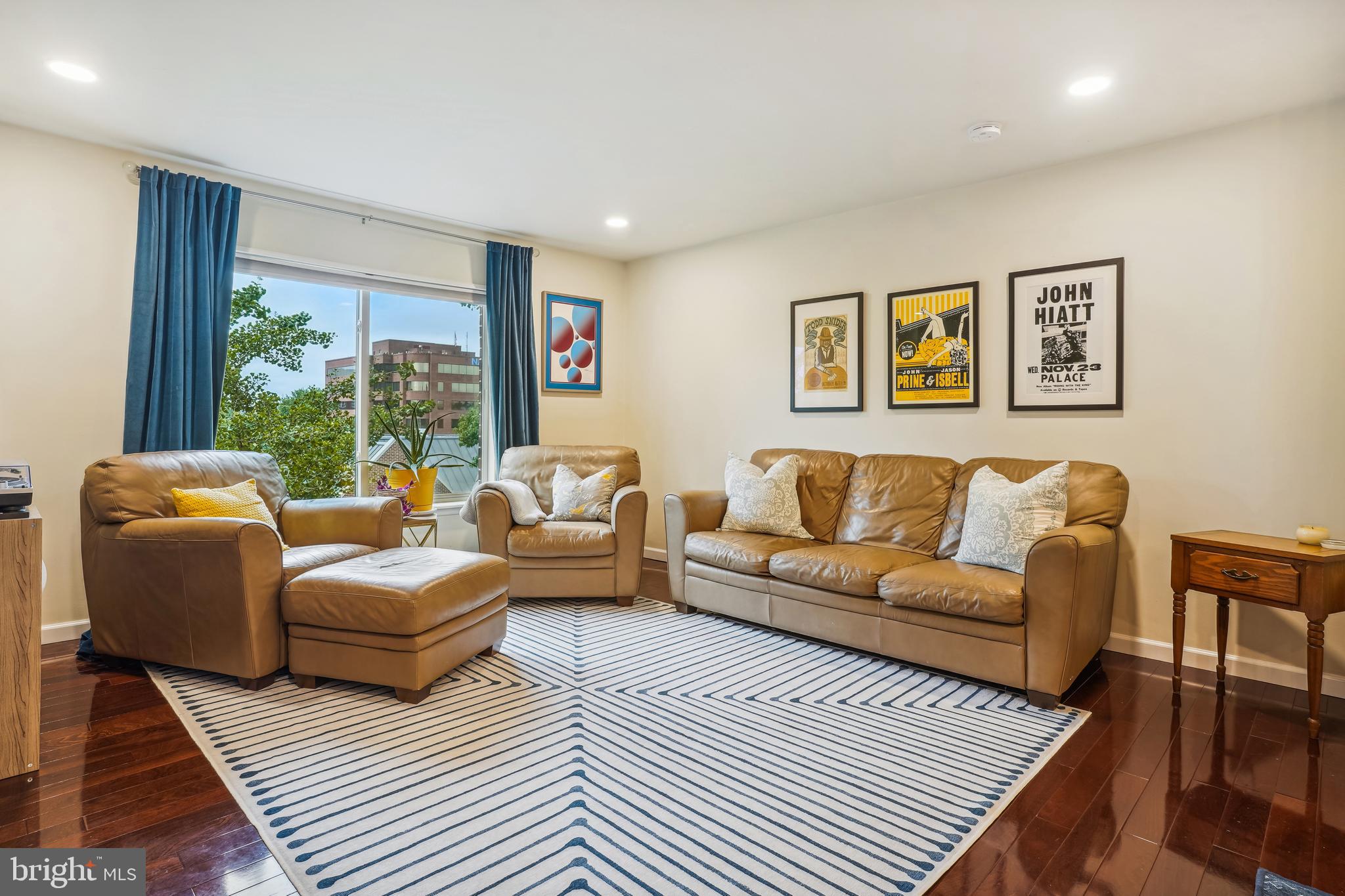 1600 PRINCE STREET - Residential