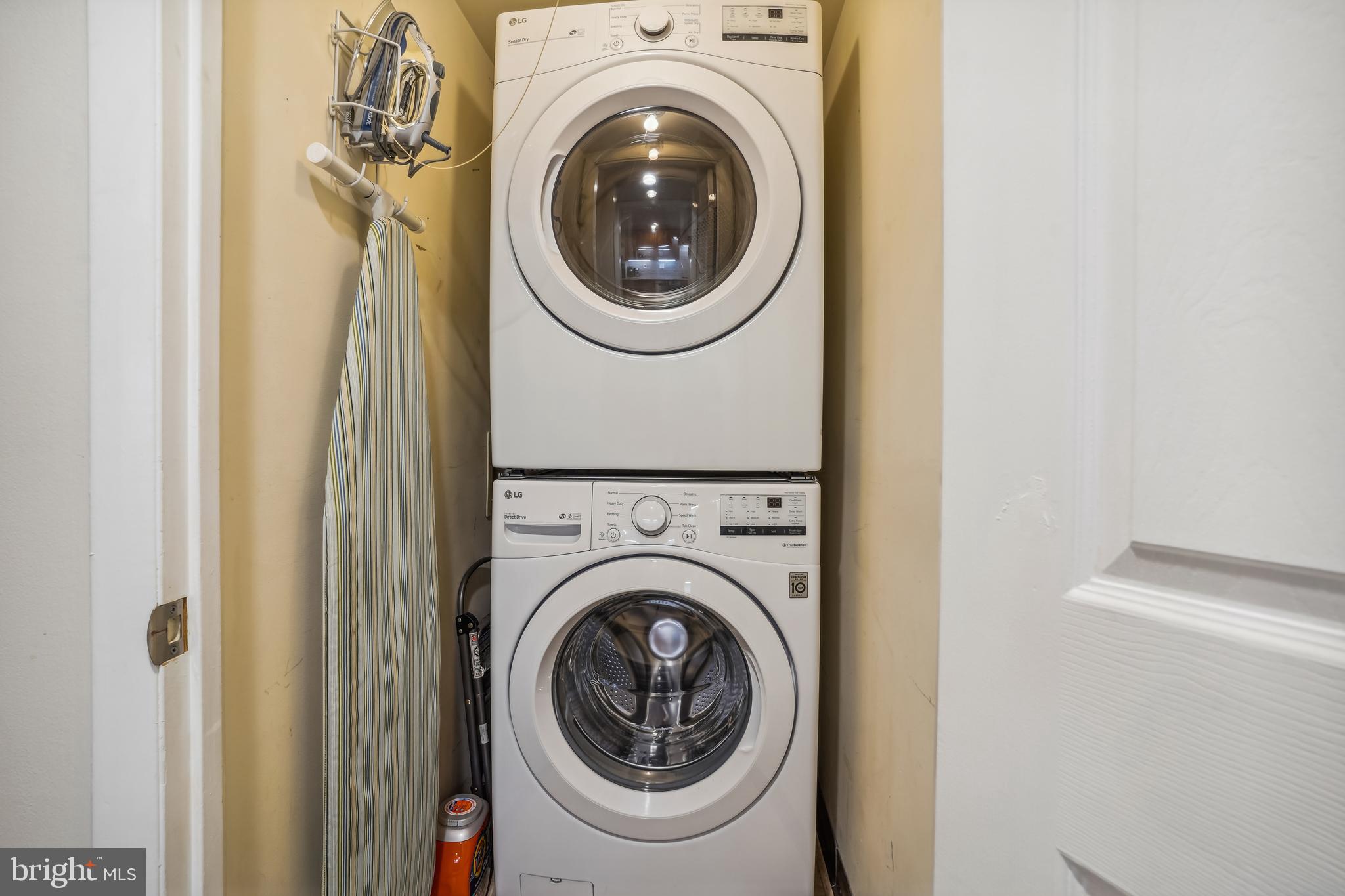 1600 PRINCE STREET - Residential