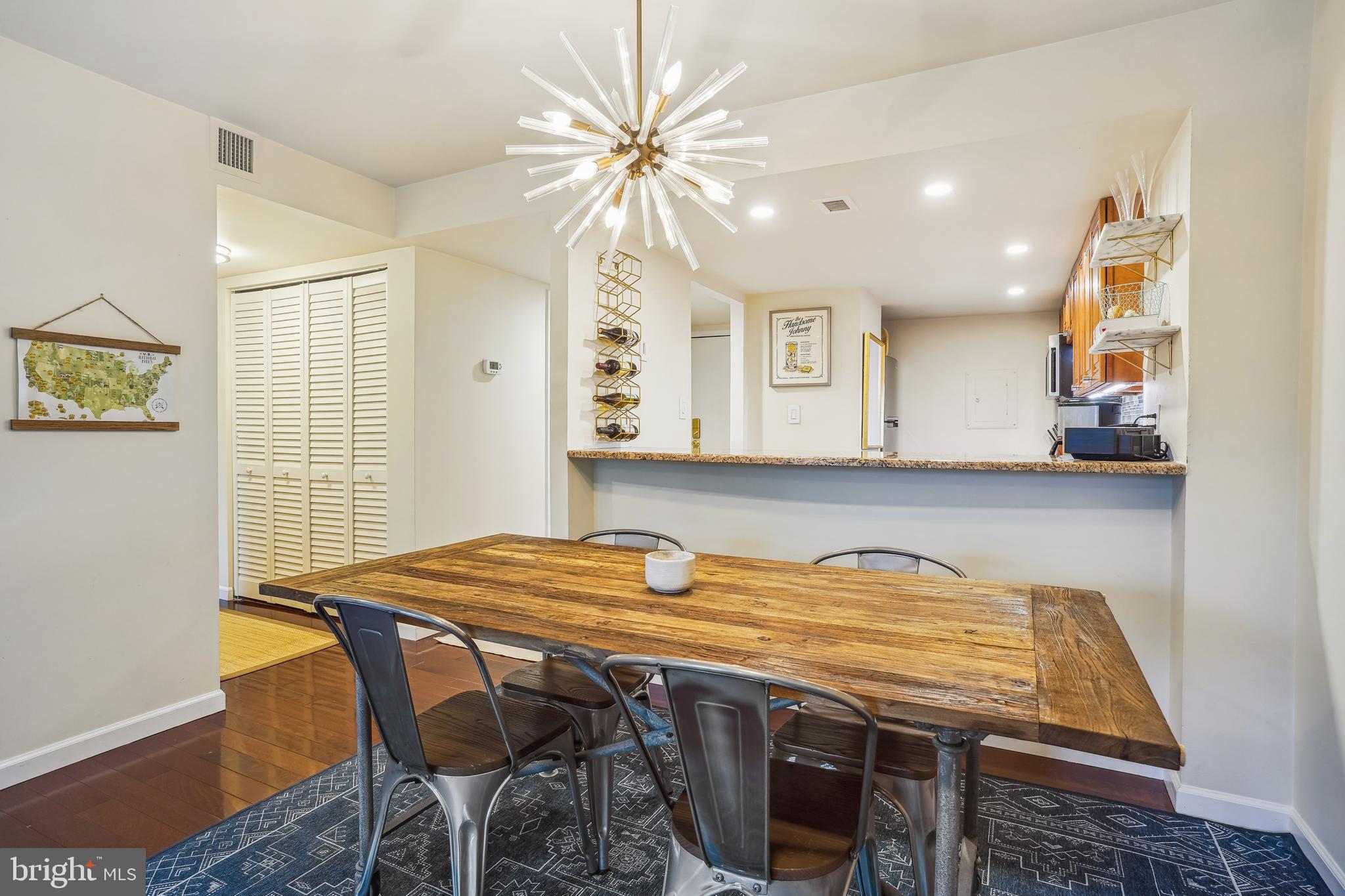 1600 PRINCE STREET - Residential