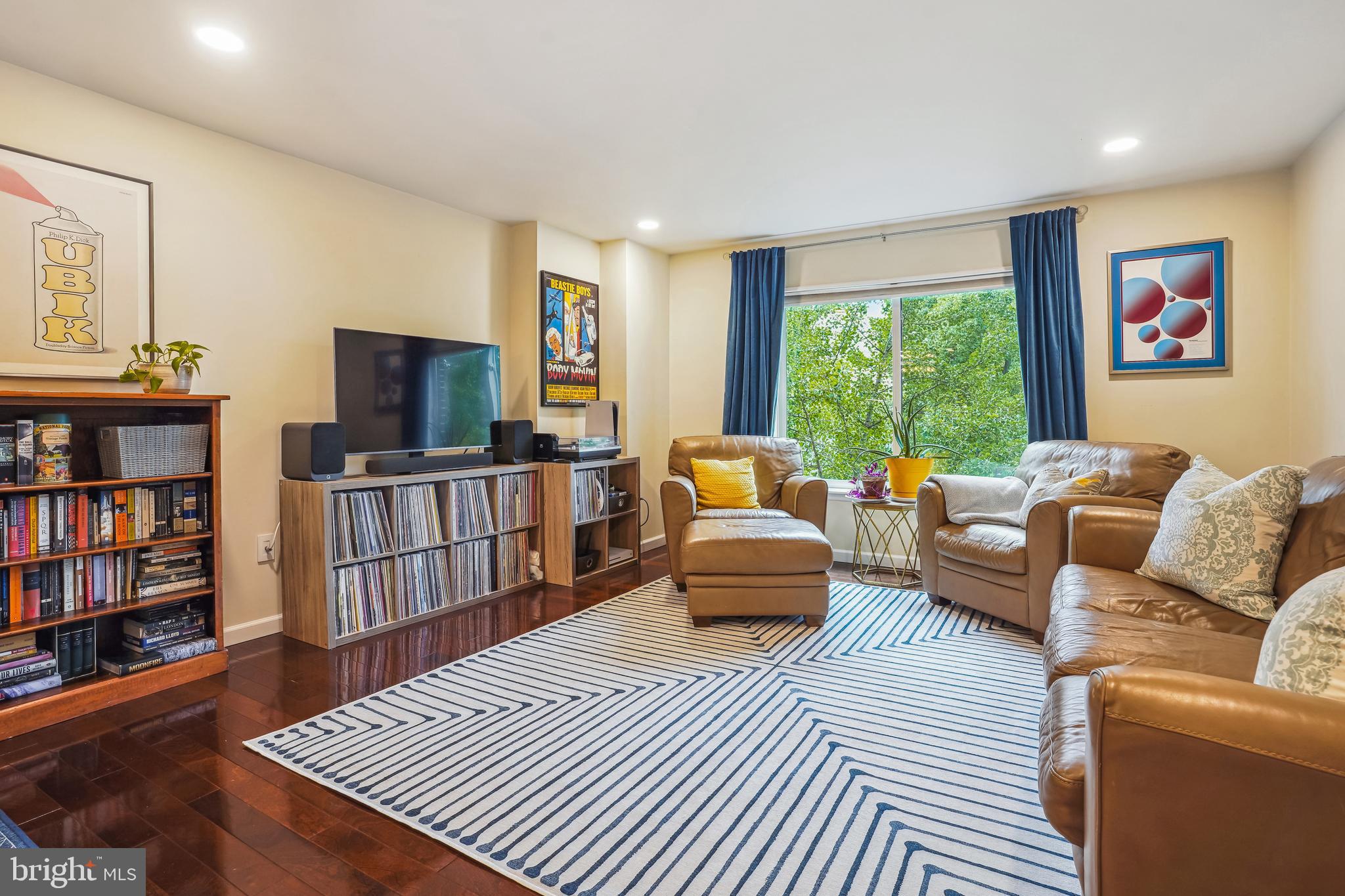 1600 PRINCE STREET - Residential