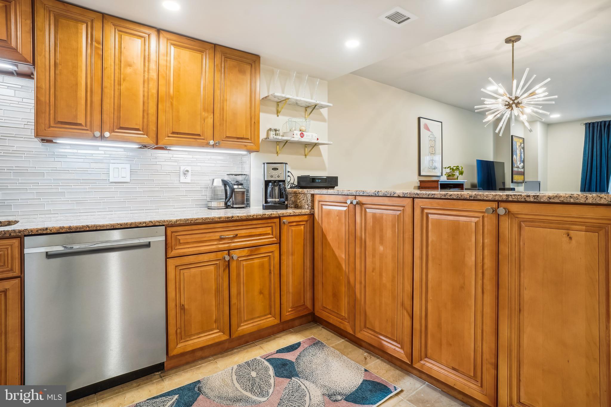 1600 PRINCE STREET - Residential