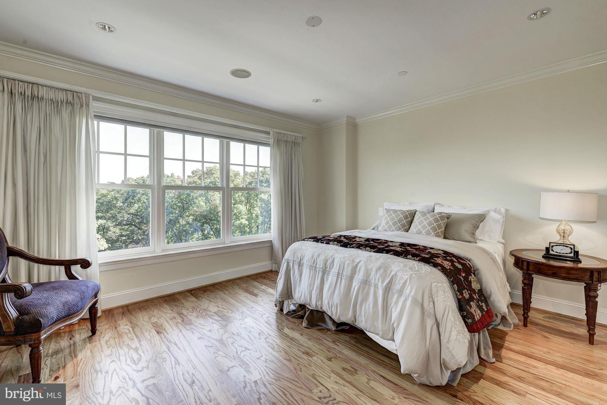 ROSSLYN - Residential