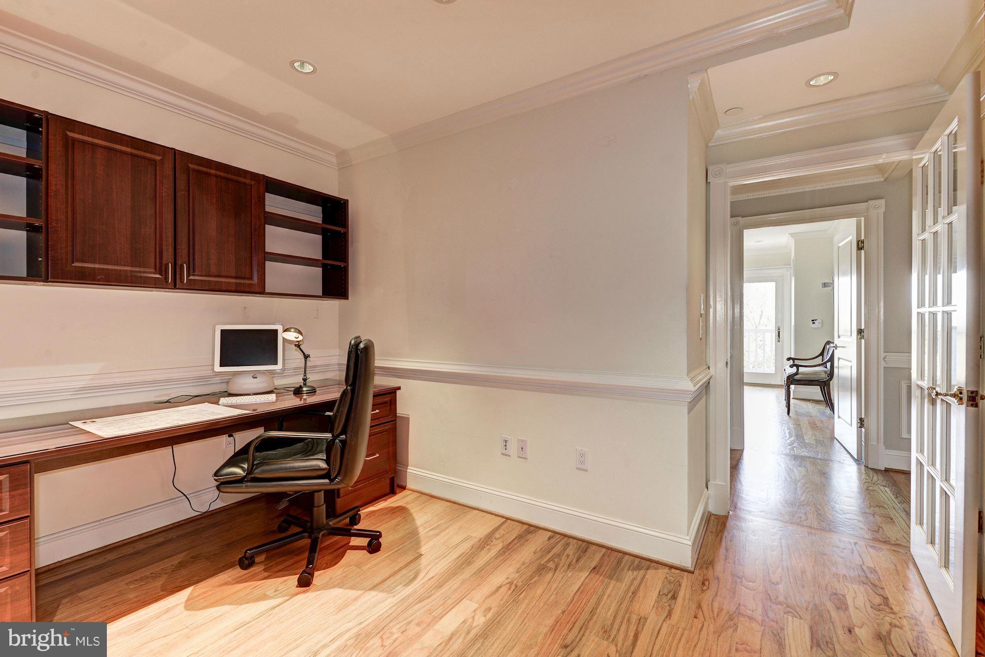 ROSSLYN - Residential