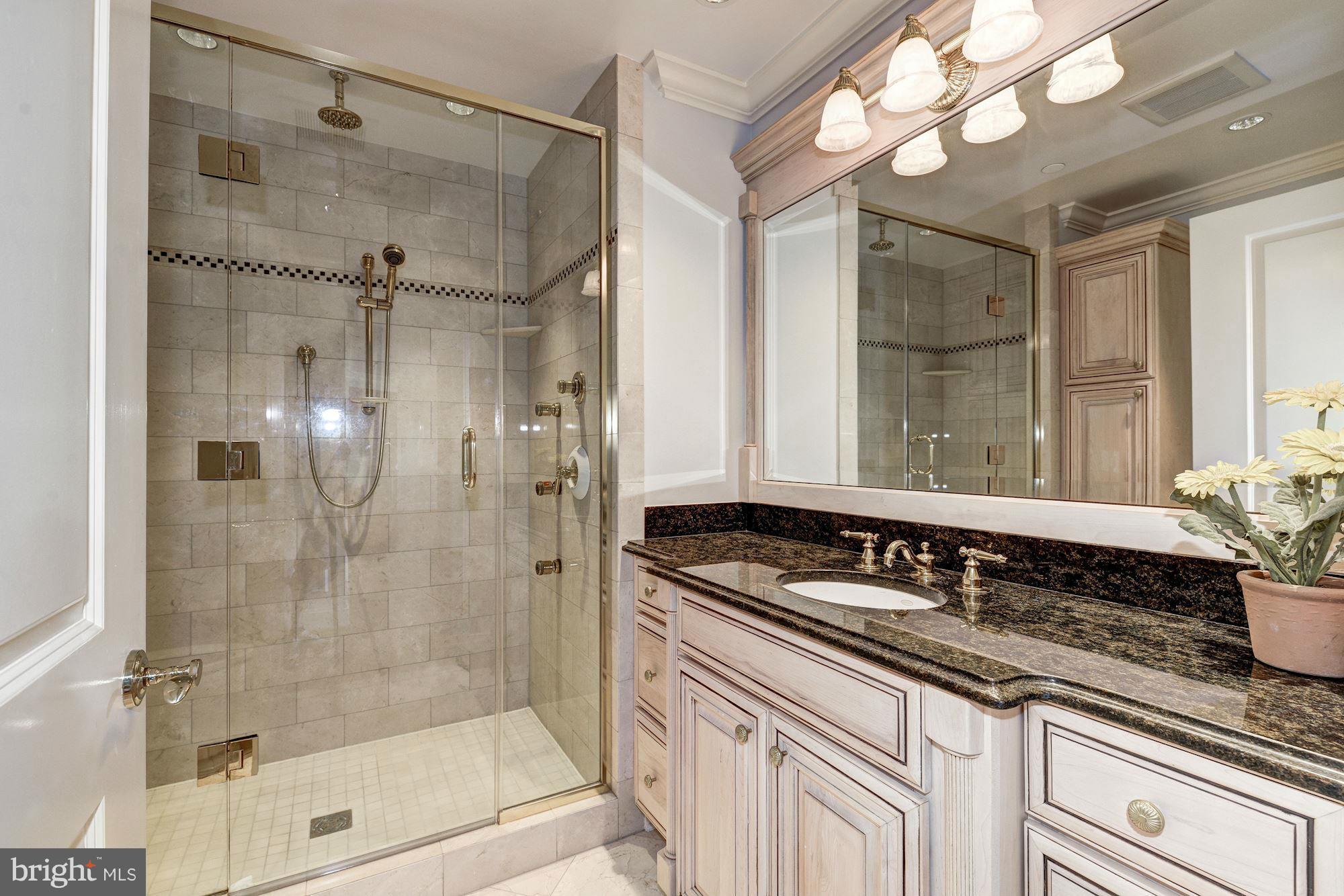 ROSSLYN - Residential