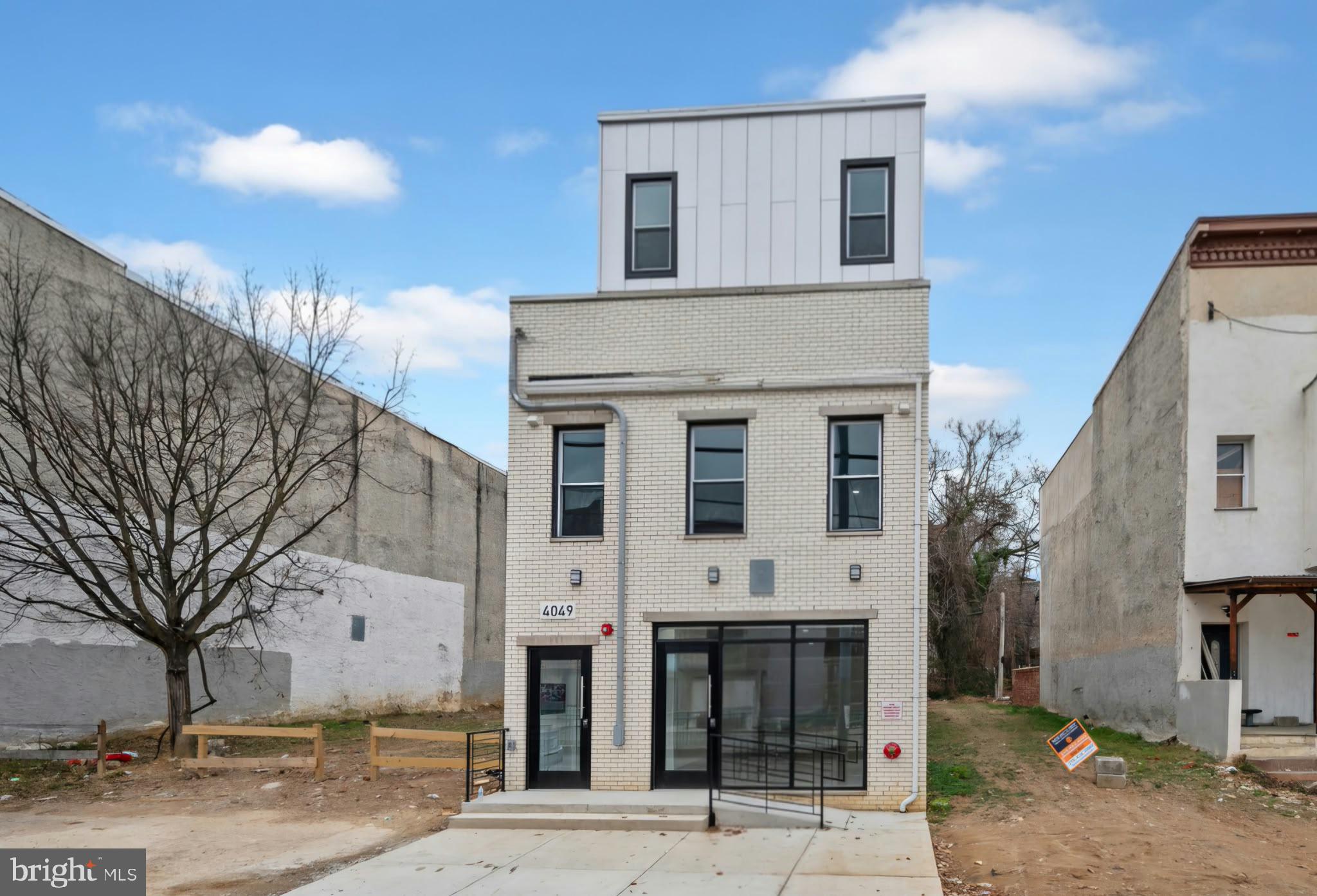 4049 W GIRARD AVENUE