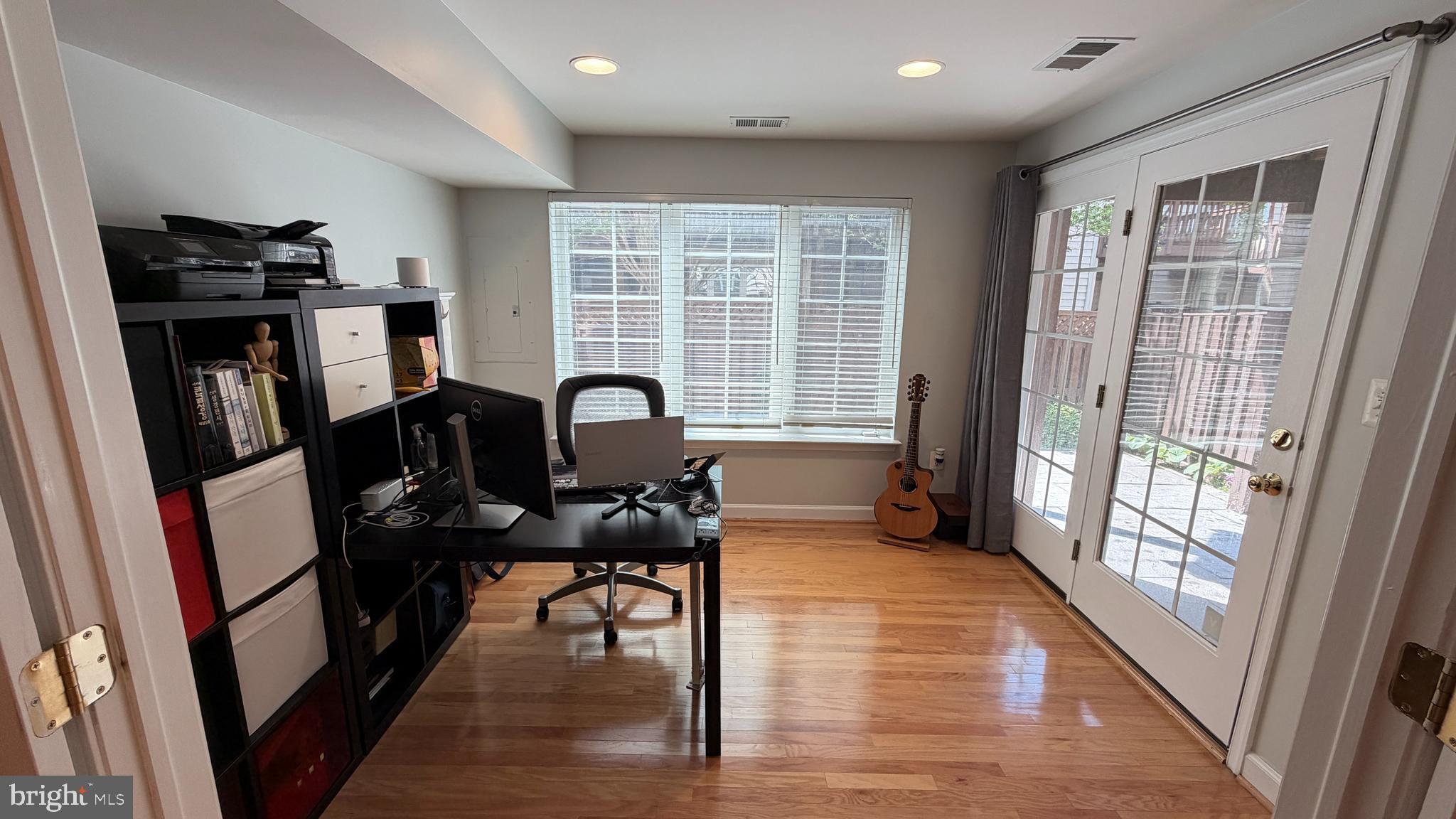 FAIRFAX CENTER LANDBAY - Residential
