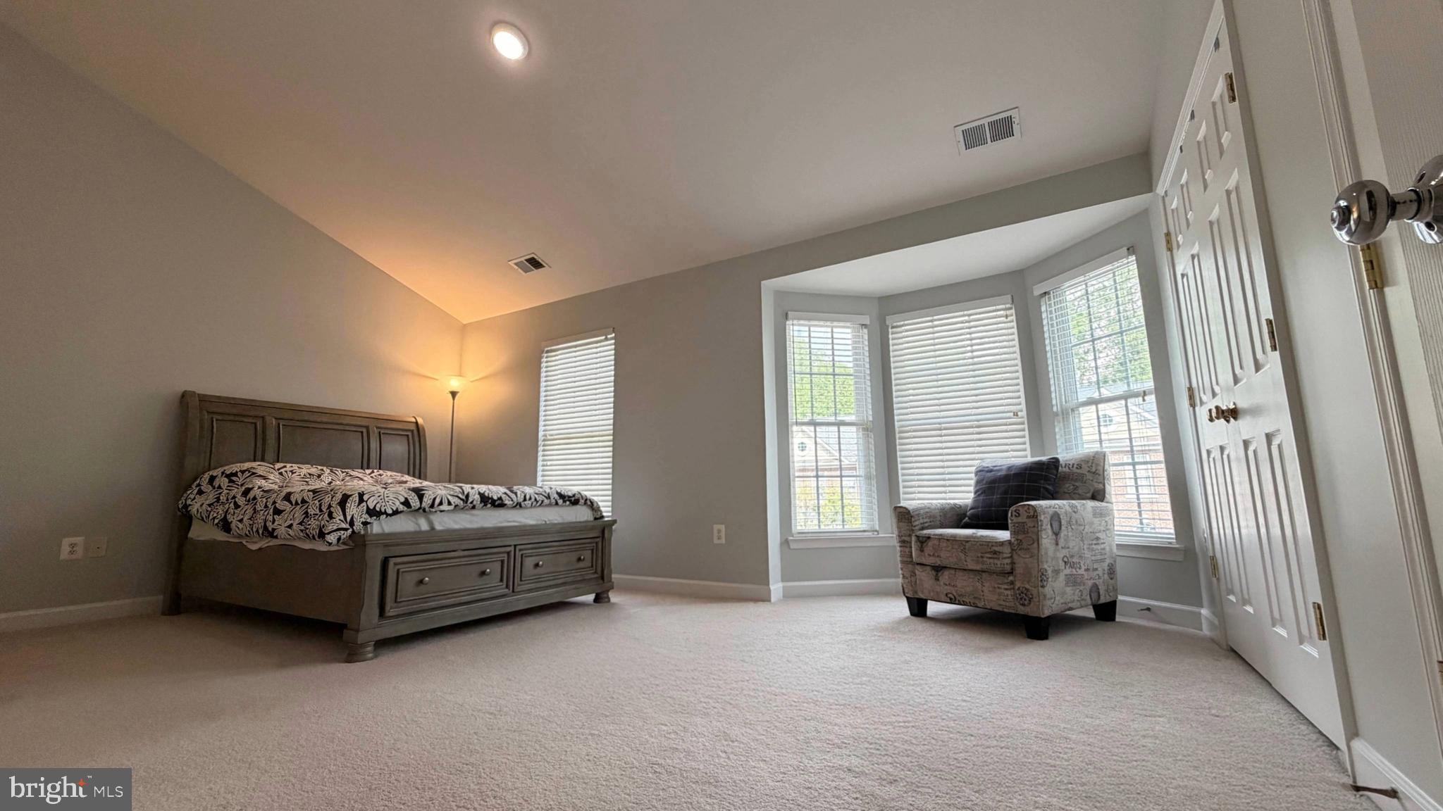 FAIRFAX CENTER LANDBAY - Residential