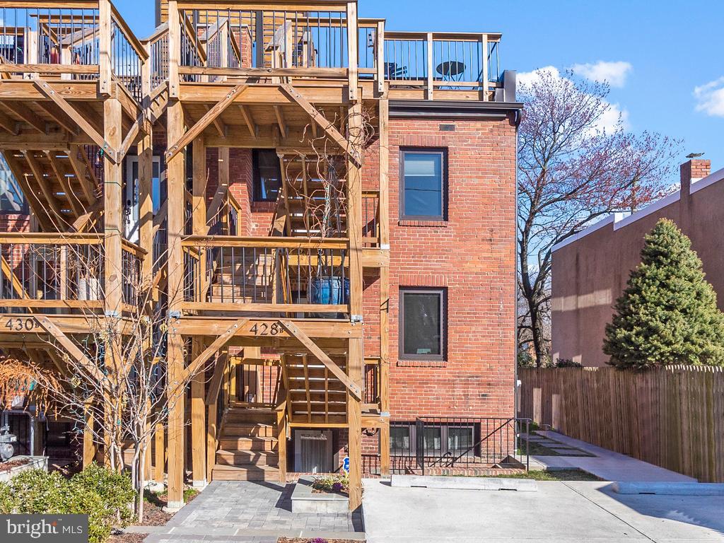 PARKER GRAY HISTORIC DISTRICT - Residential Lease