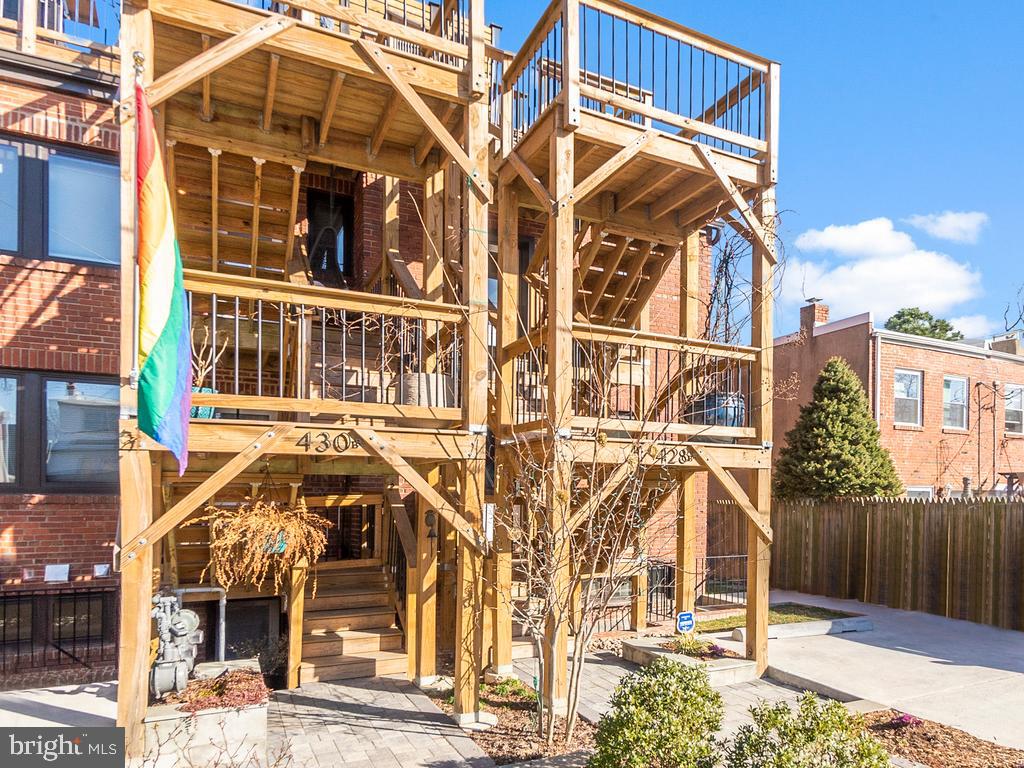 PARKER GRAY HISTORIC DISTRICT - Residential Lease